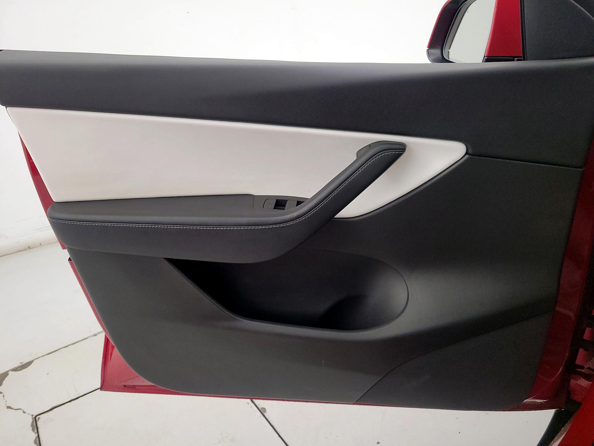 Thumbnail: 2022 Tesla Model Y - 12