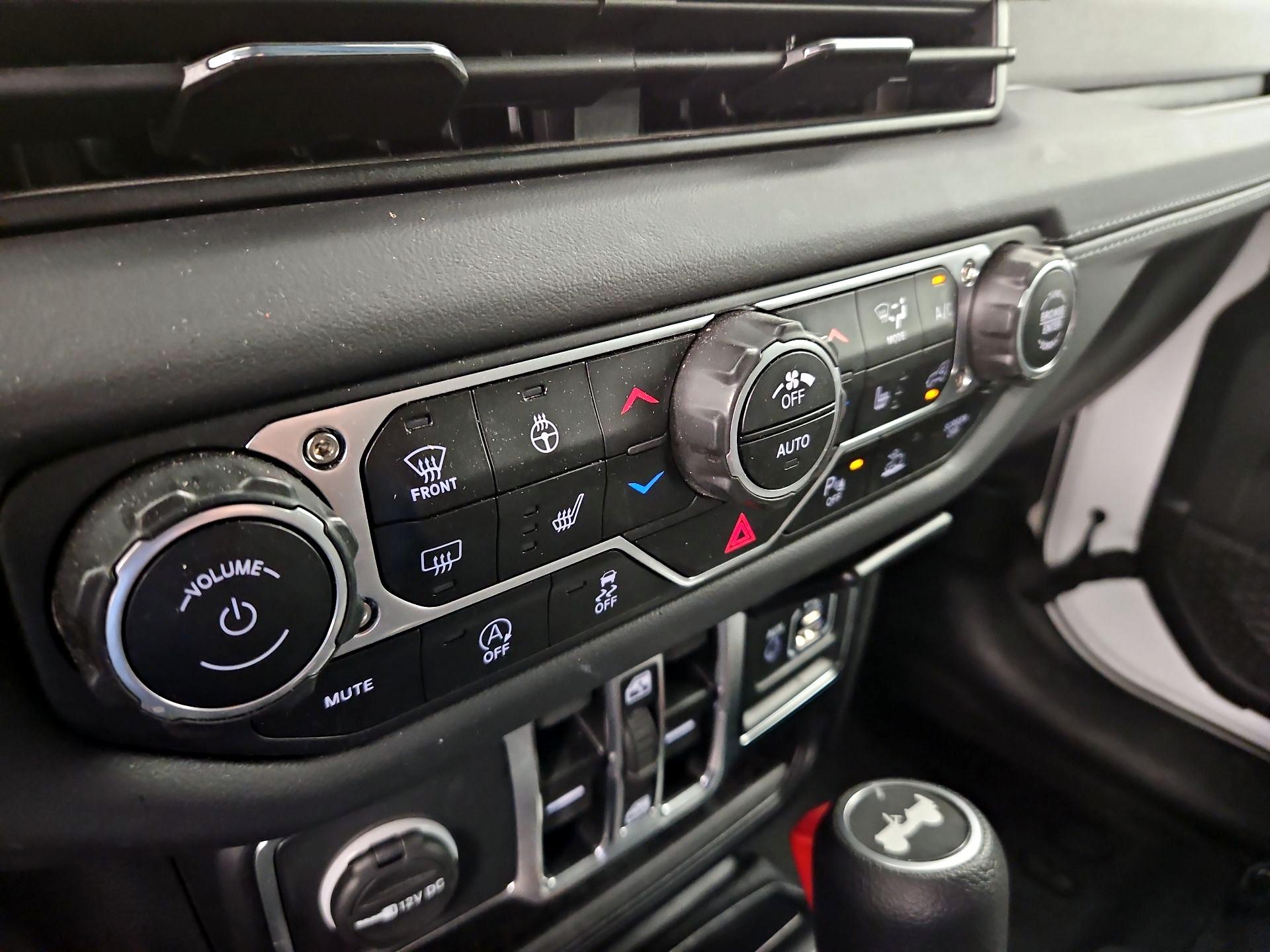Thumbnail: 2024 Jeep Wrangler - 17