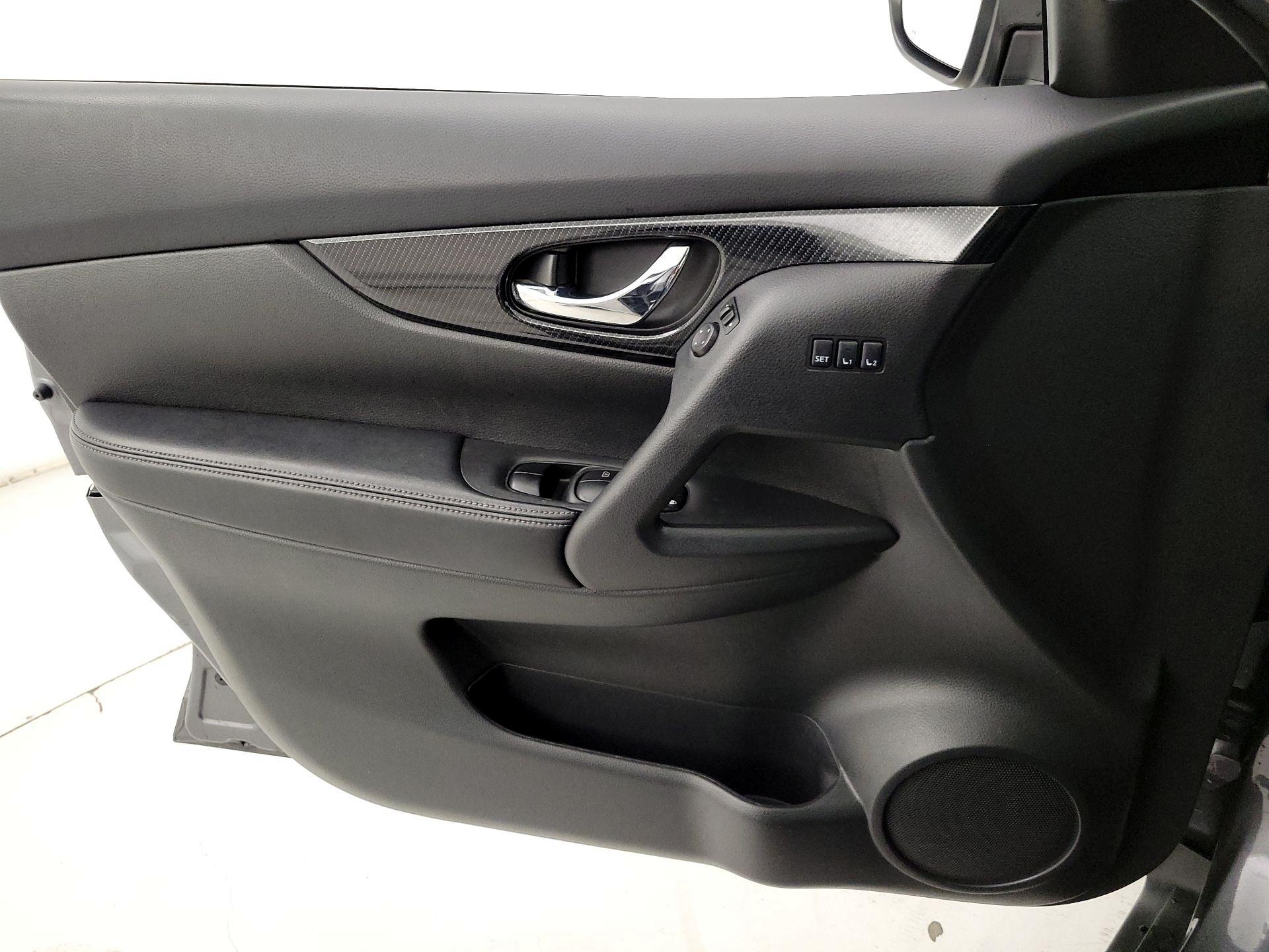 Thumbnail: 2019 Nissan Rogue - 12