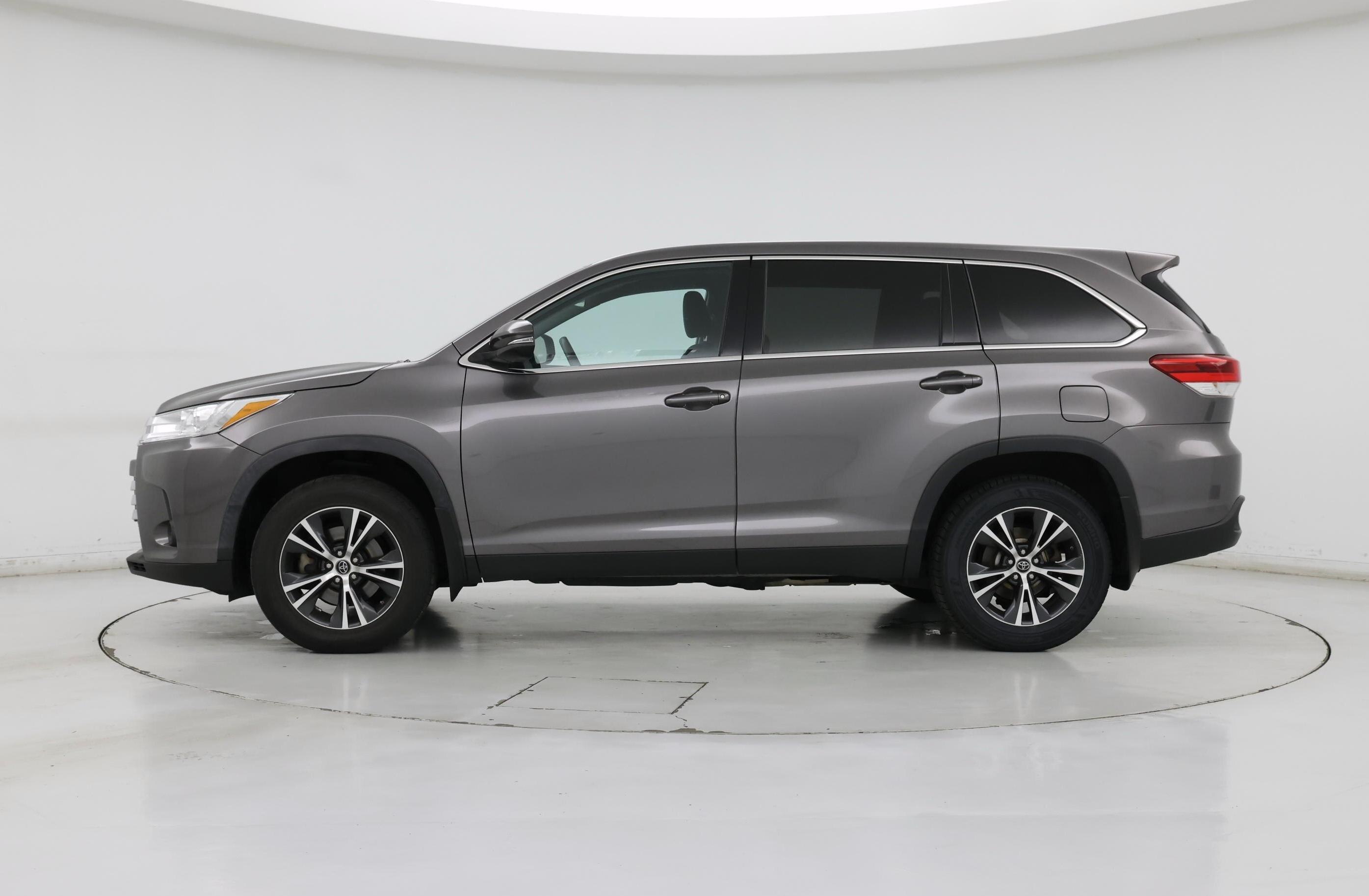 Thumbnail: 2019 Toyota Highlander - 3