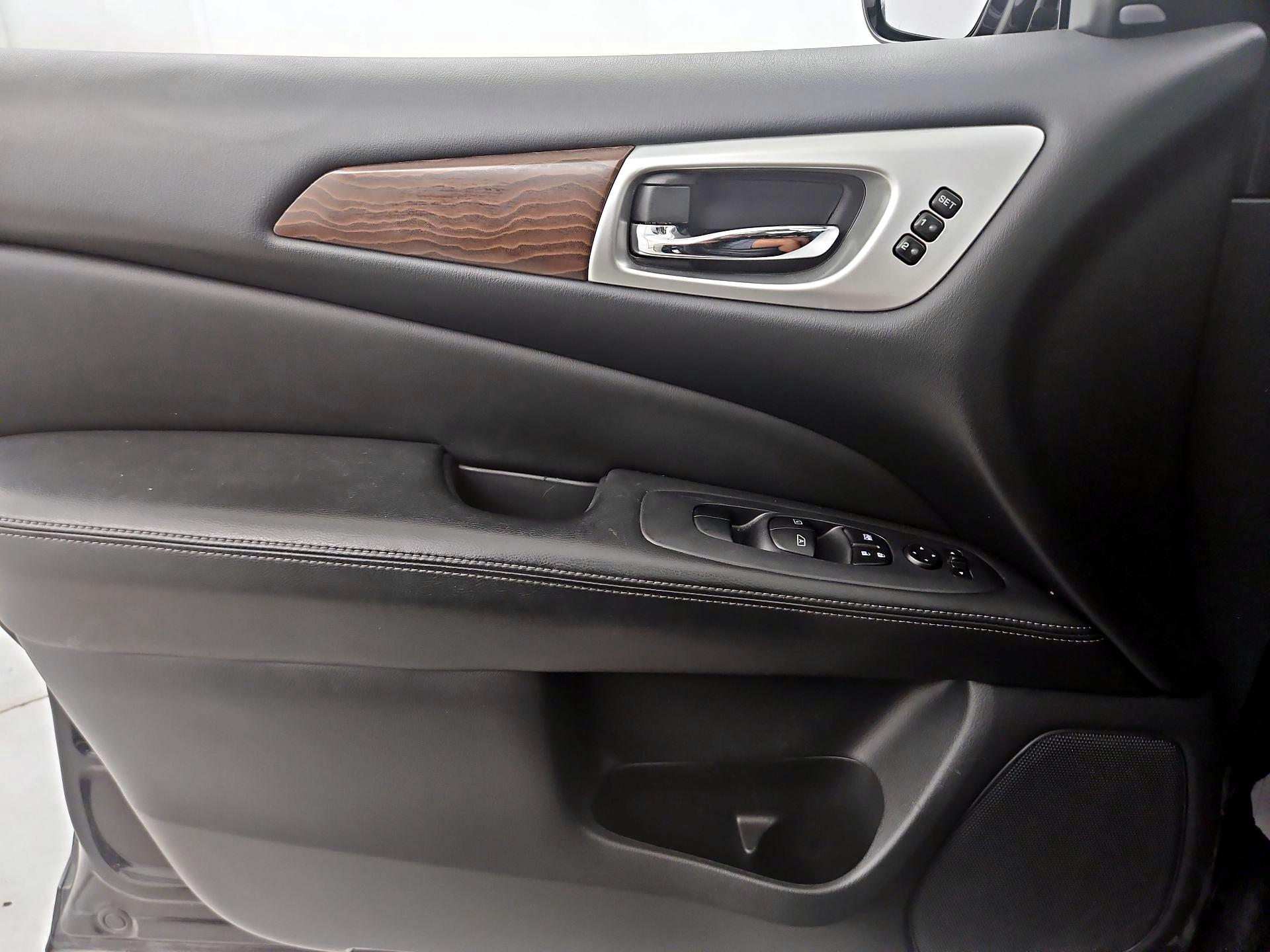 Thumbnail: 2017 Nissan Pathfinder - 12
