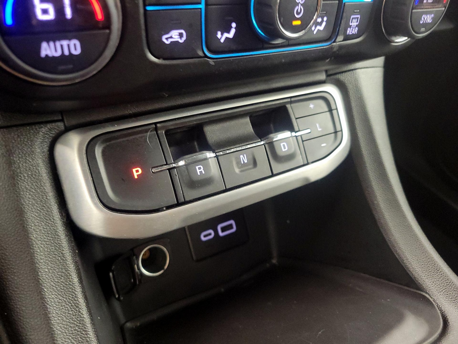 2023 GMC Acadia SLE - Photo 18