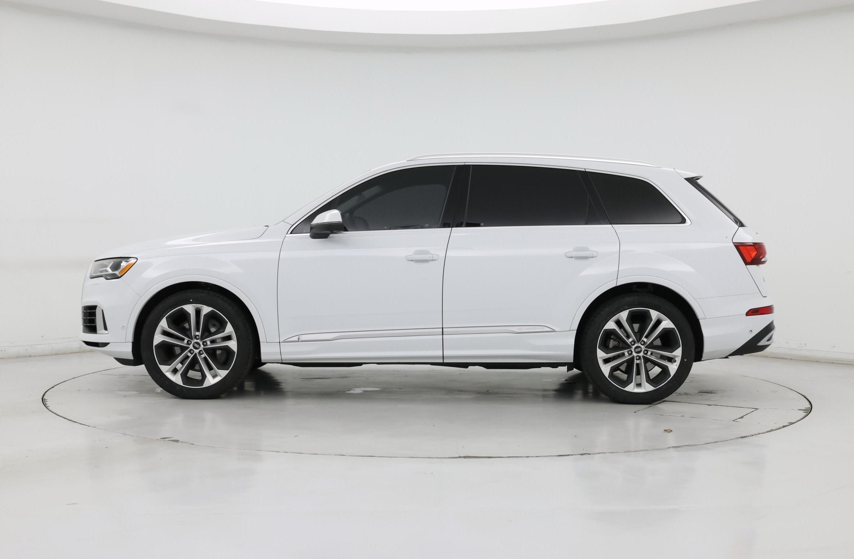 Thumbnail: 2023 Audi Q7 - 3