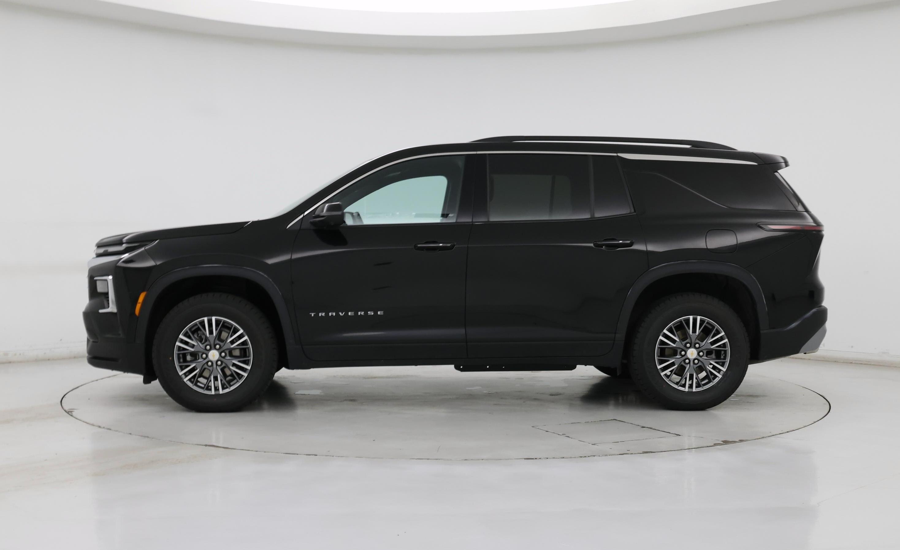 Thumbnail: 2024 Chevrolet Traverse - 3