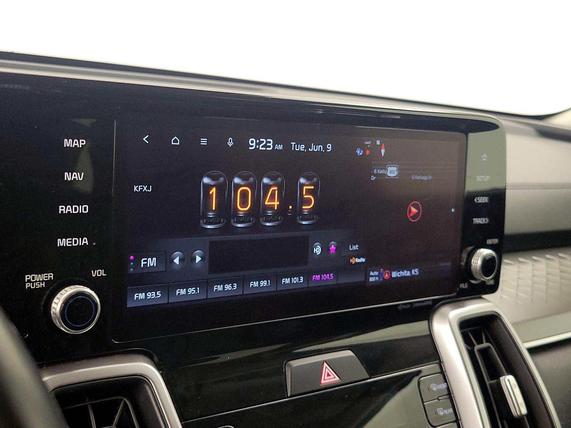 Thumbnail: 2022 Kia Sorento - 16