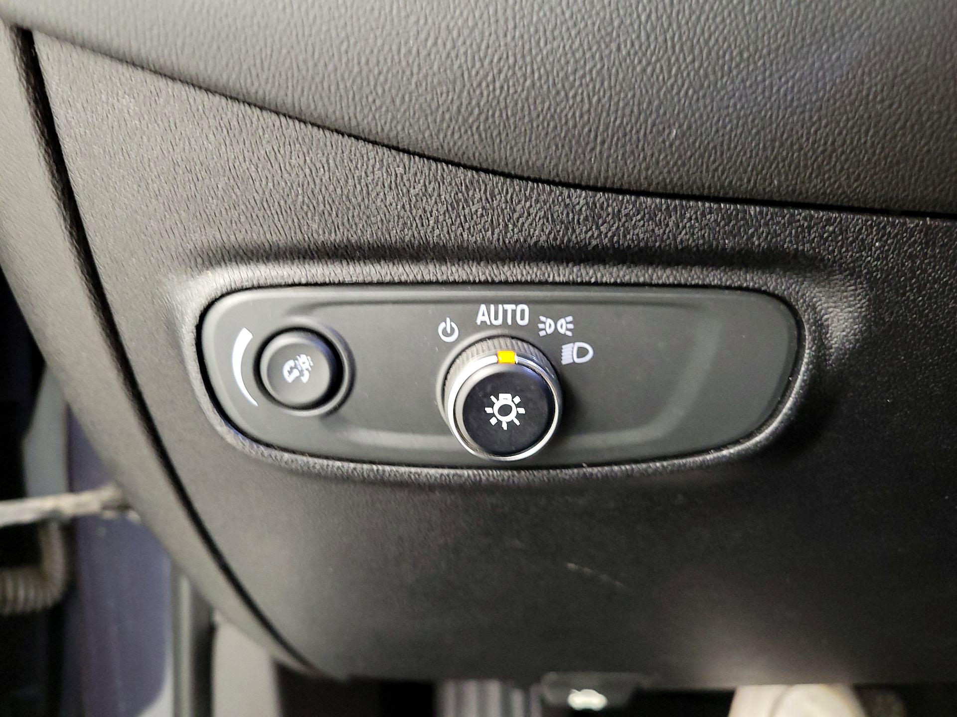 Thumbnail: 2018 Chevrolet Equinox - 13