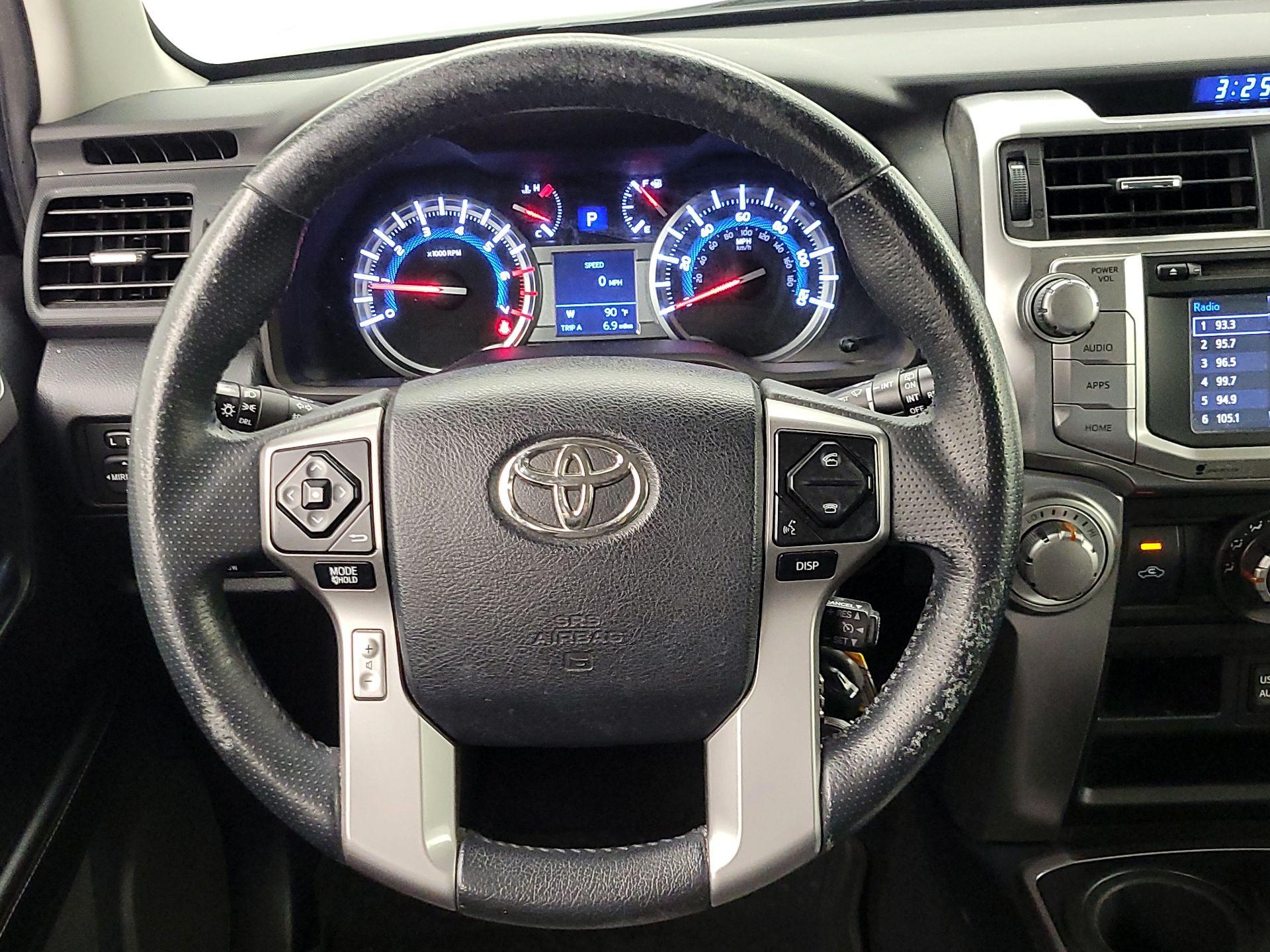 Thumbnail: 2017 Toyota 4Runner - 10