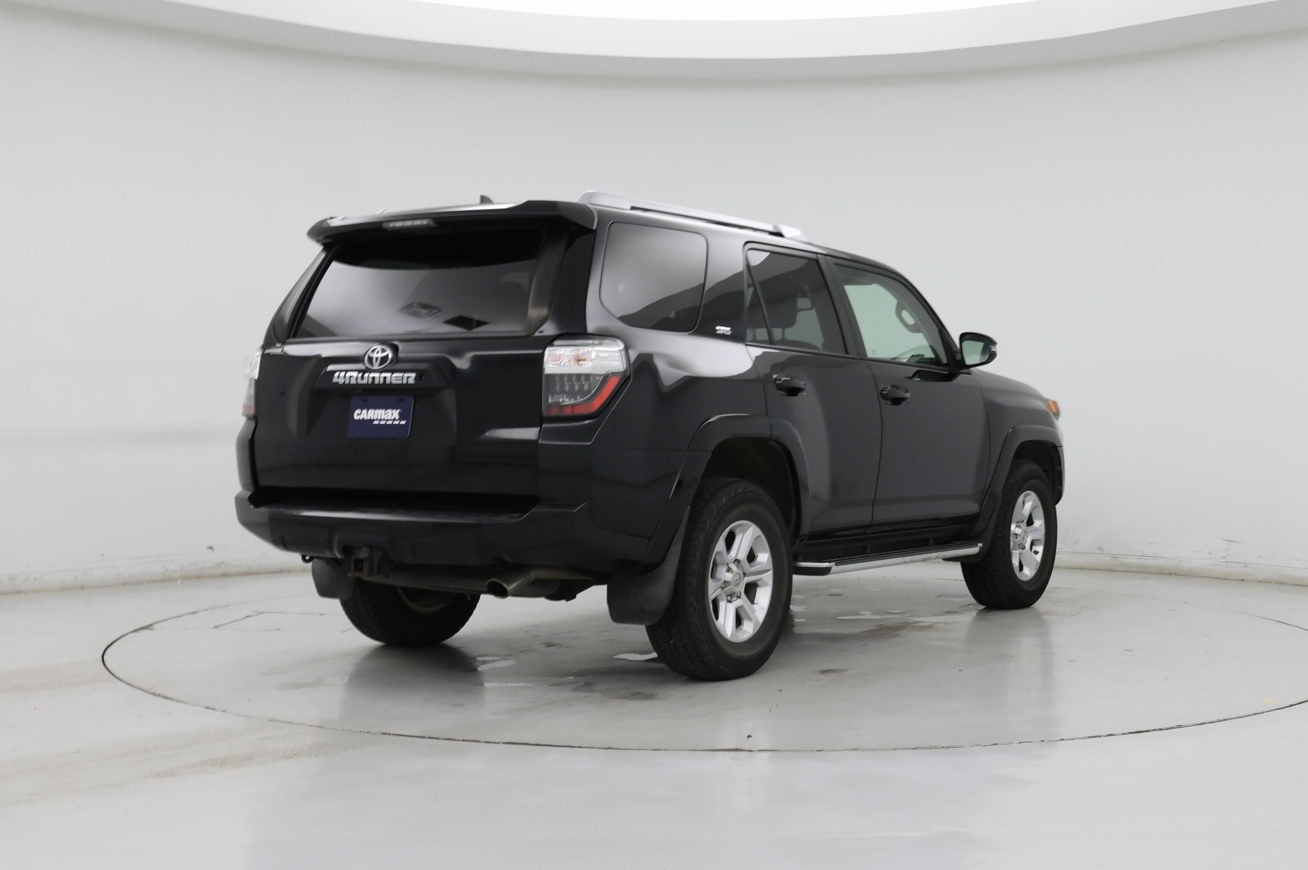 Thumbnail: 2017 Toyota 4Runner - 8