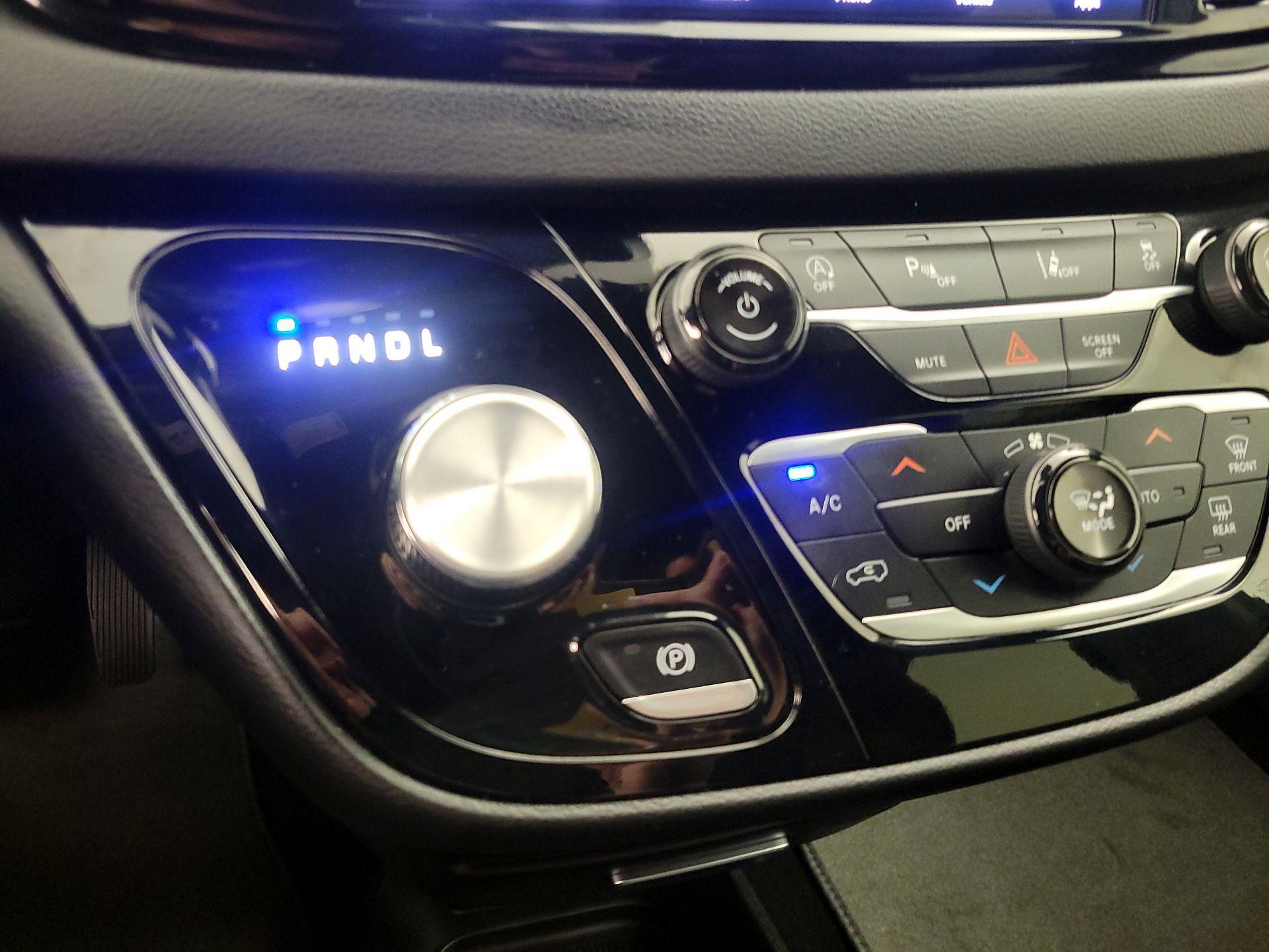 Thumbnail: 2025 Chrysler Pacifica - 17