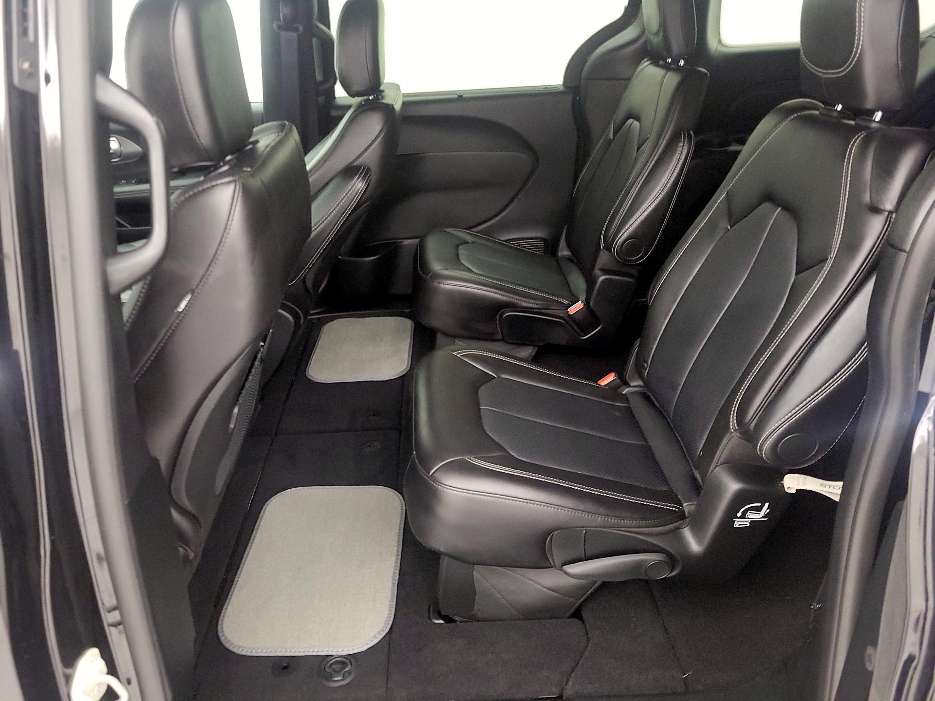 Thumbnail: 2025 Chrysler Pacifica - 19