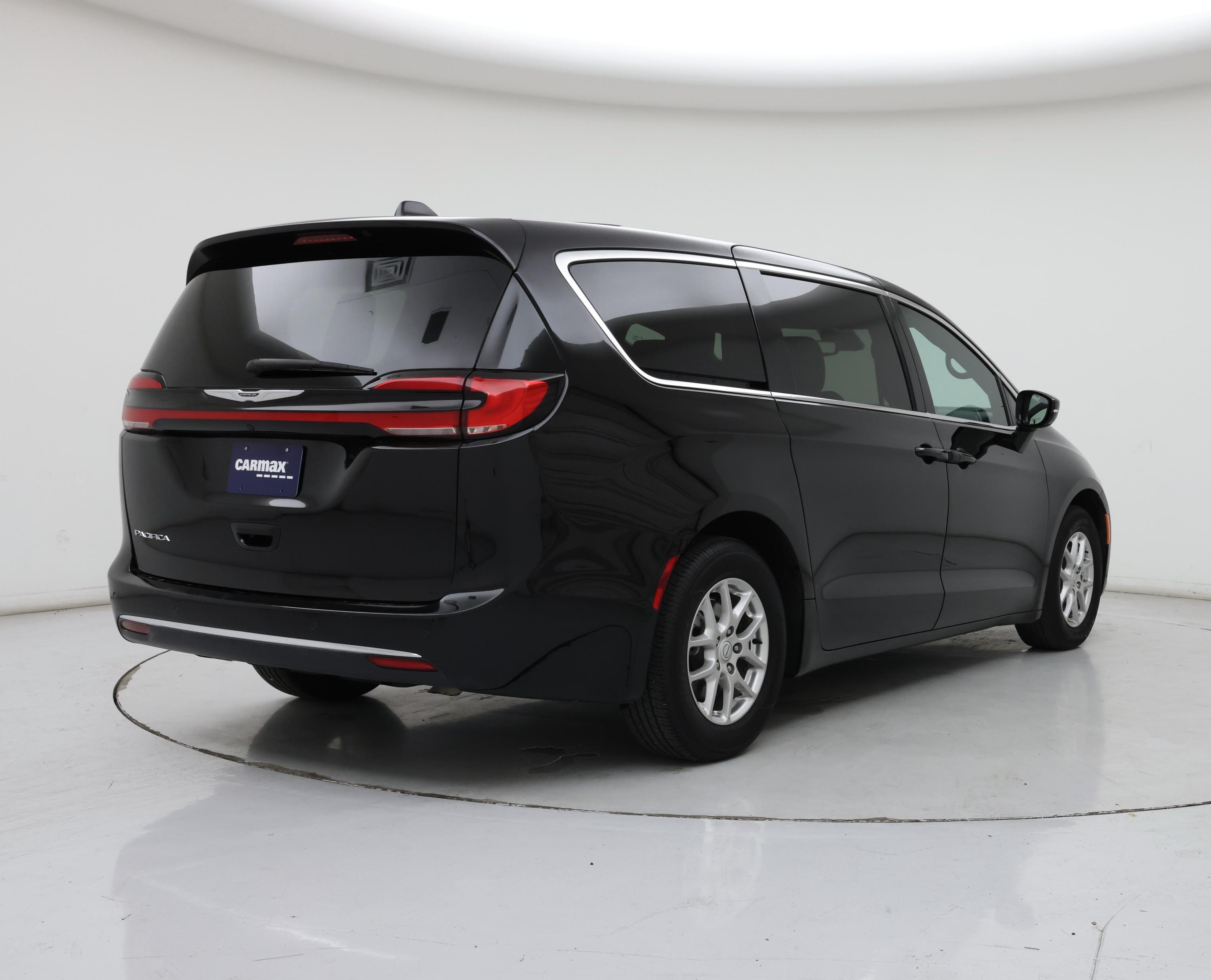 Thumbnail: 2025 Chrysler Pacifica - 8
