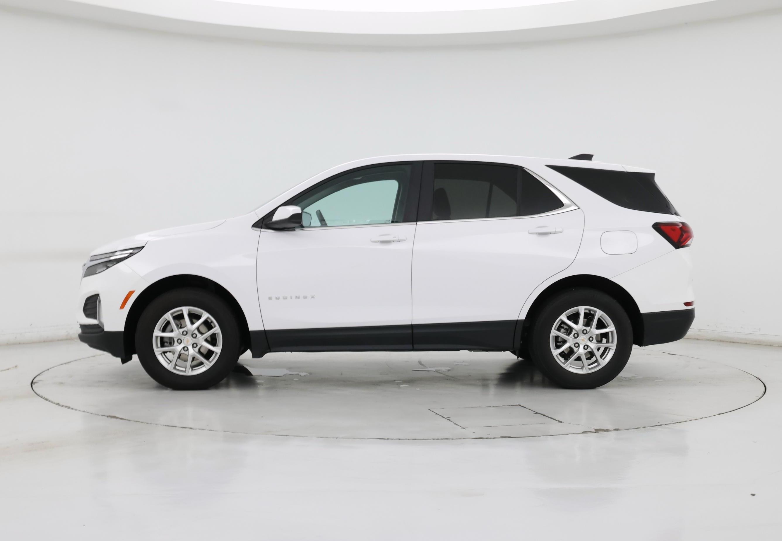 Thumbnail: 2022 Chevrolet Equinox - 3