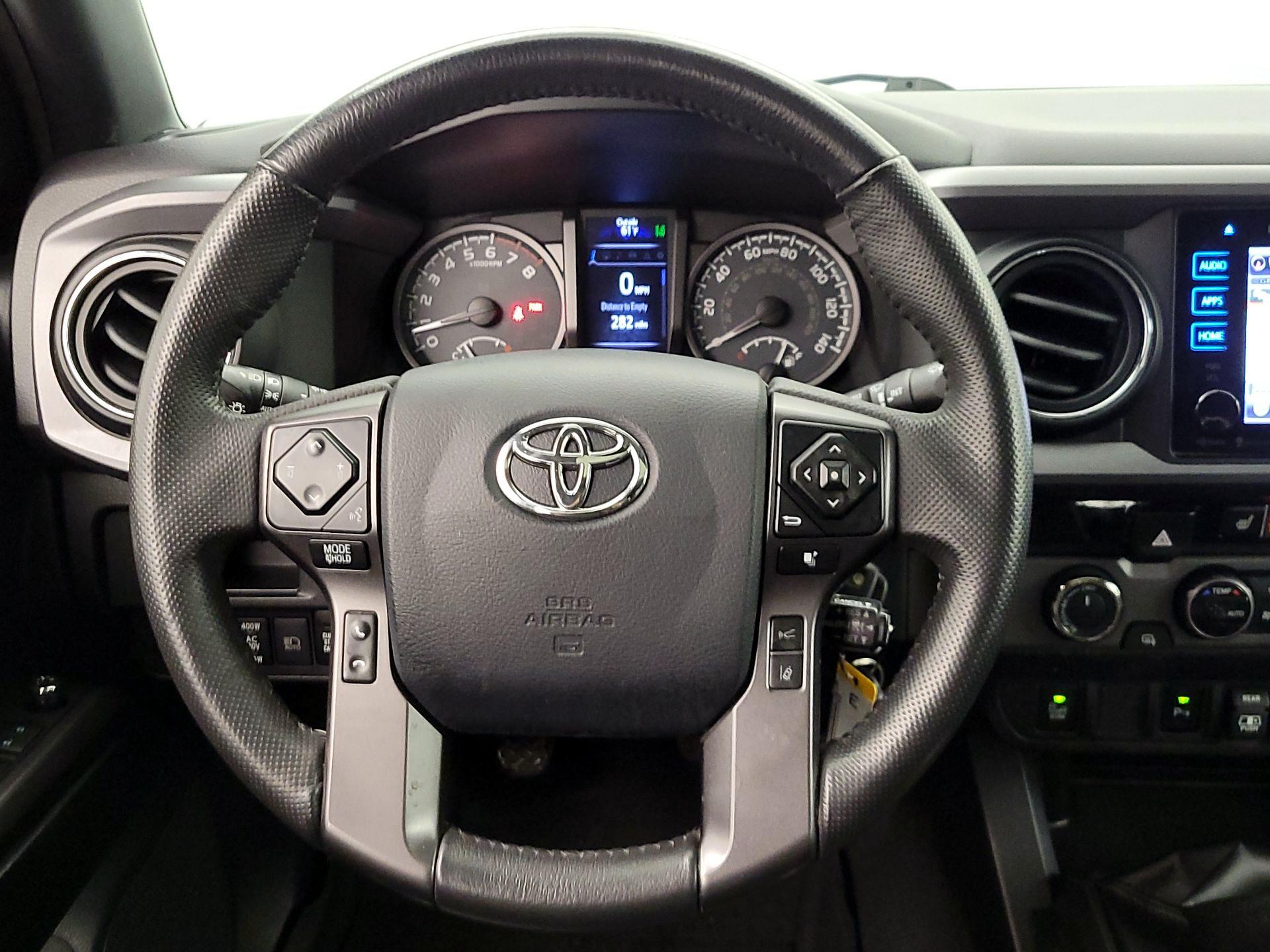 Thumbnail: 2018 Toyota Tacoma - 10