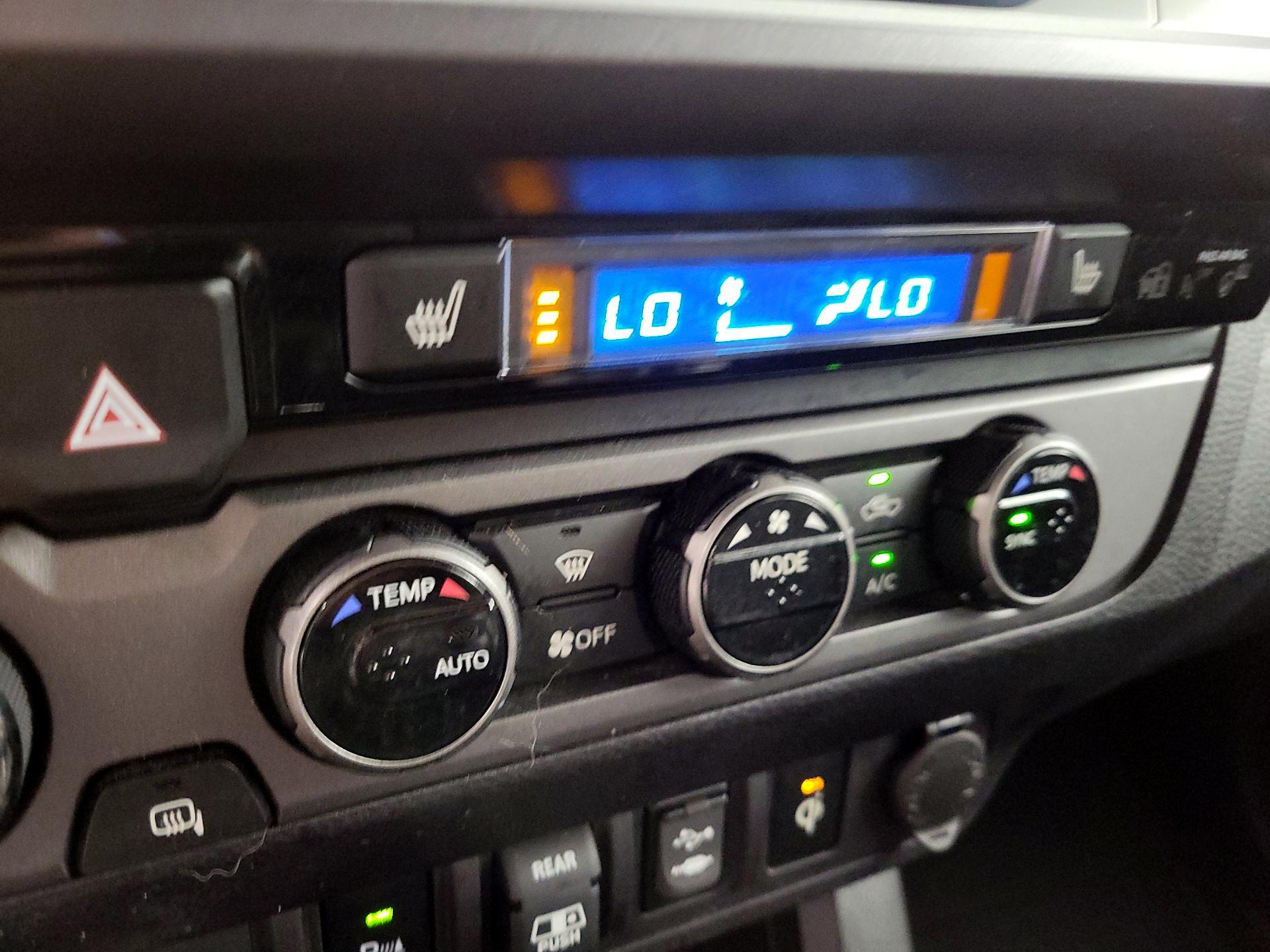 Thumbnail: 2018 Toyota Tacoma - 17