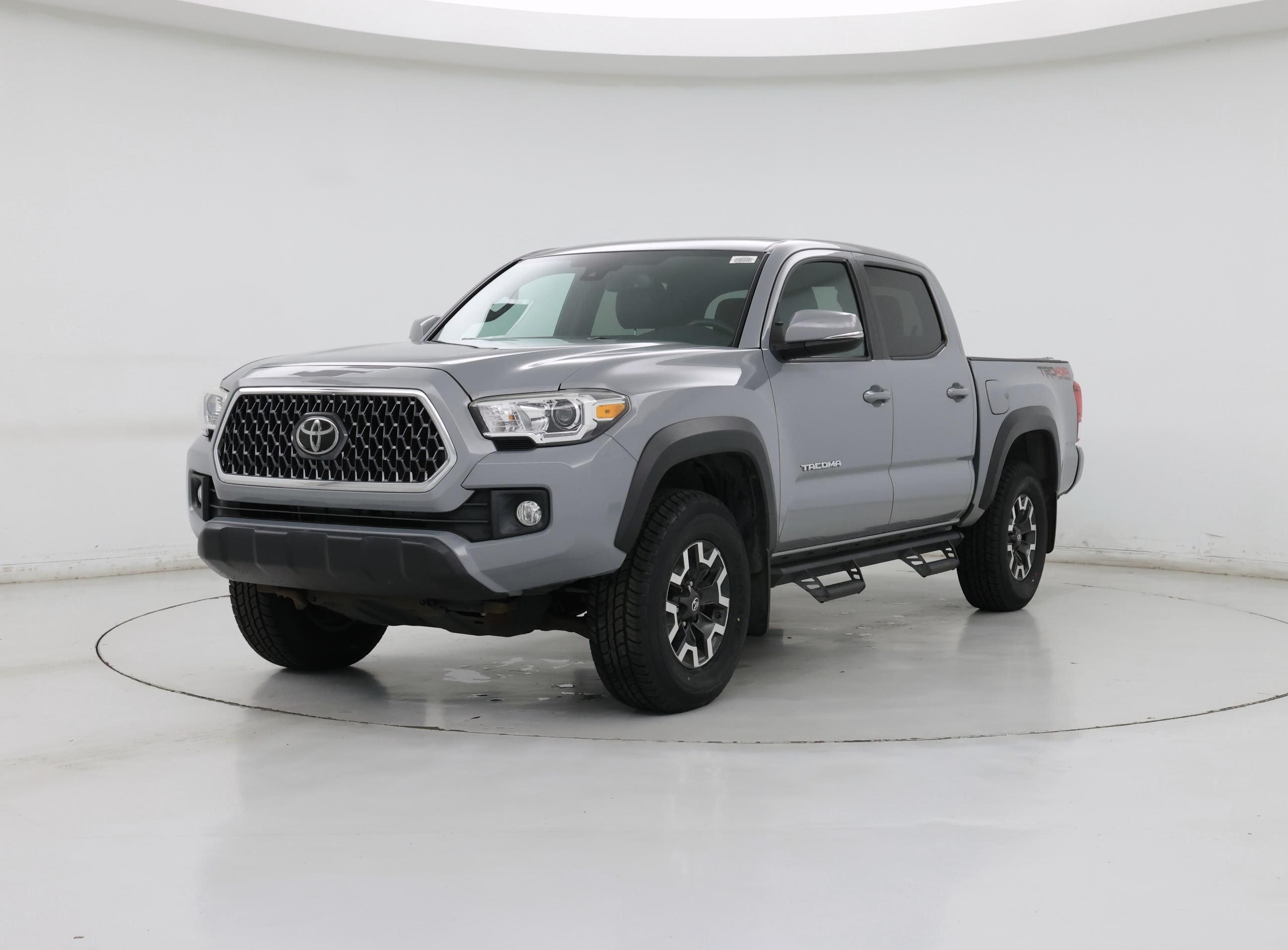 Thumbnail: 2018 Toyota Tacoma - 4
