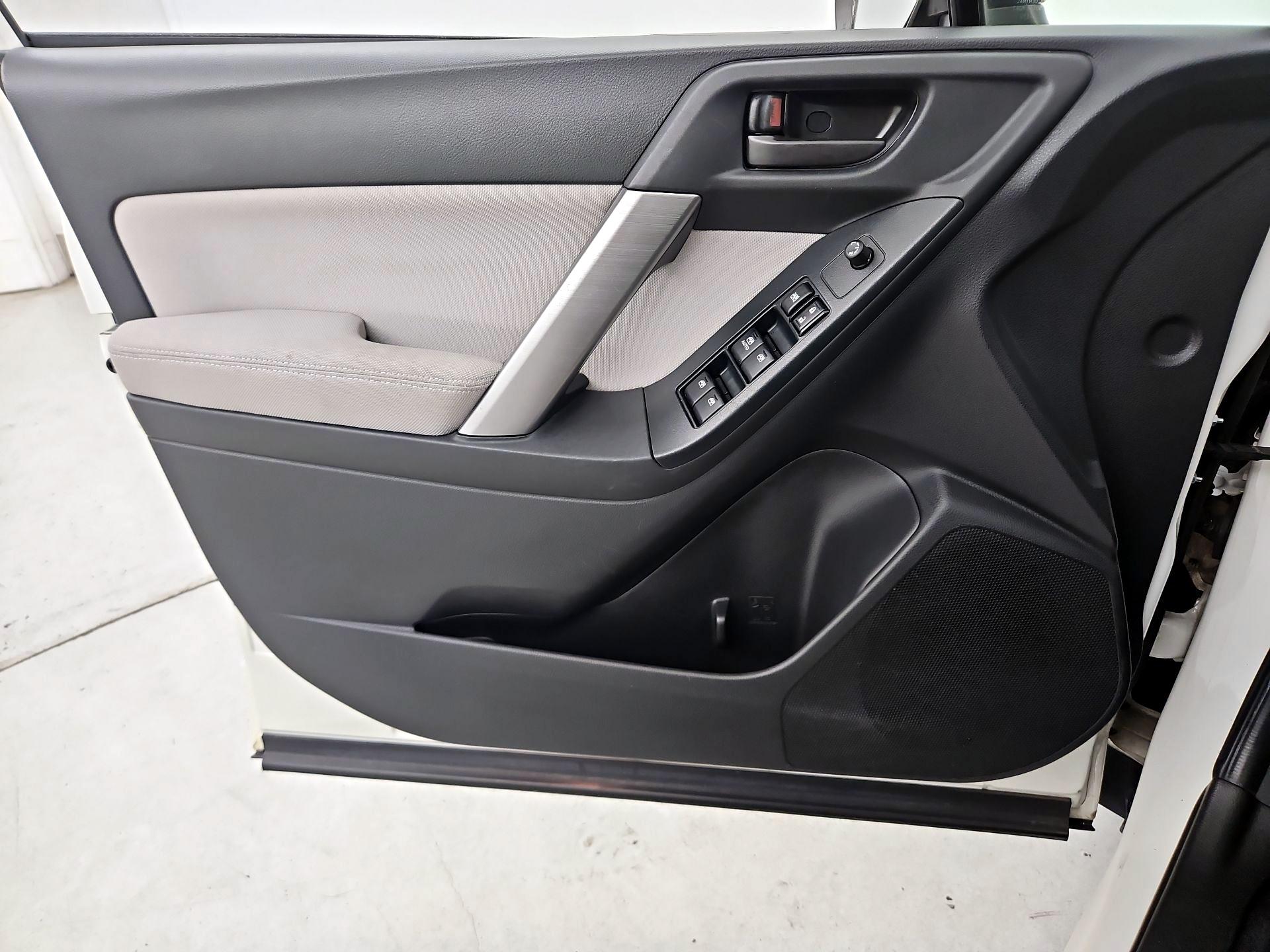 Thumbnail: 2015 Subaru Forester - 12