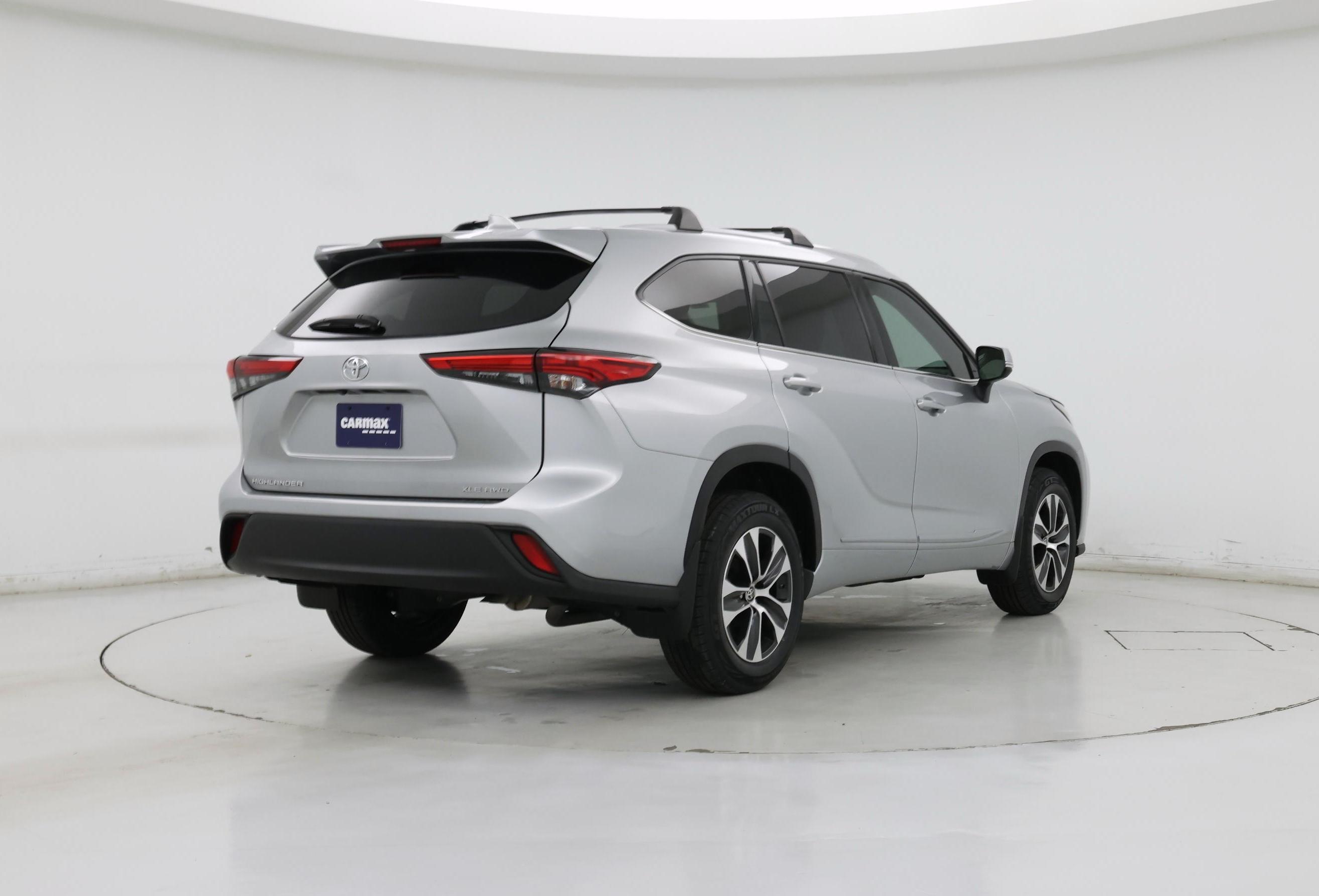 Thumbnail: 2022 Toyota Highlander - 8