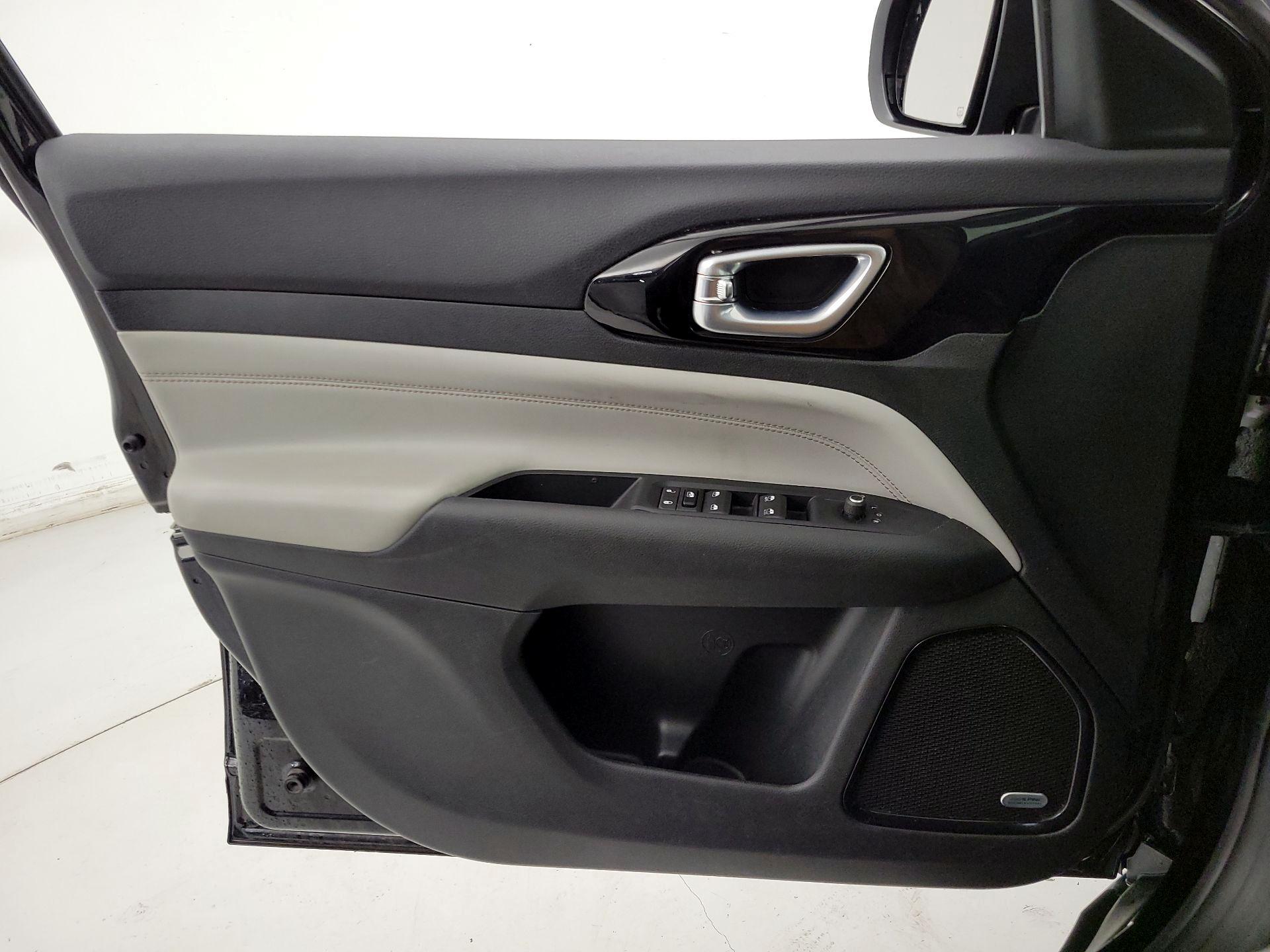 Thumbnail: 2022 Jeep Compass - 12