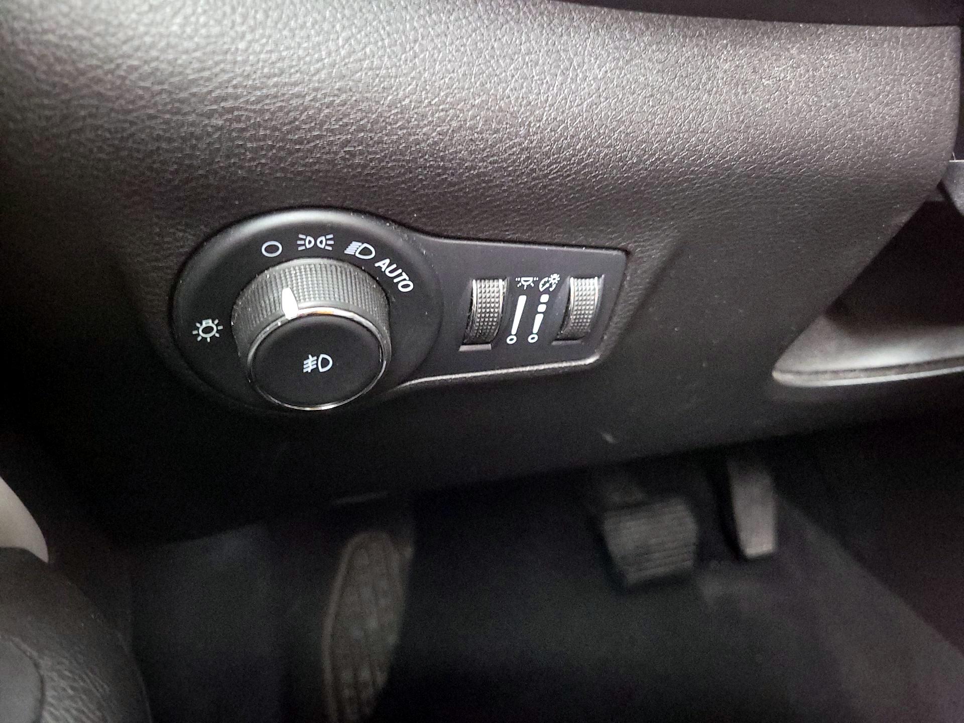 Thumbnail: 2022 Jeep Compass - 13