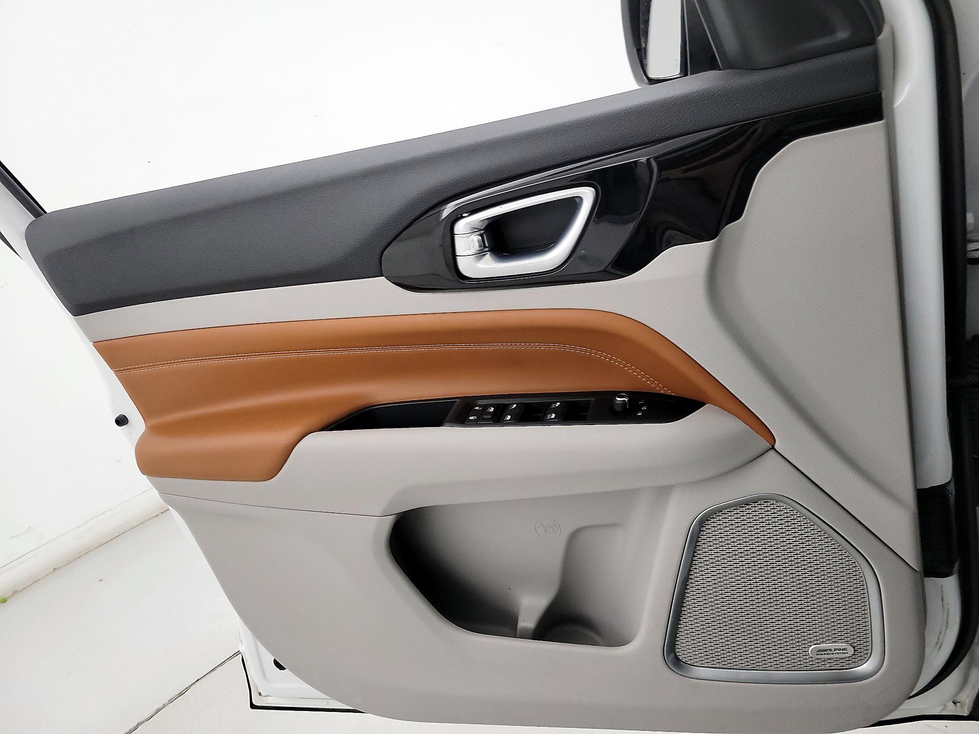 Thumbnail: 2022 Jeep Compass - 12