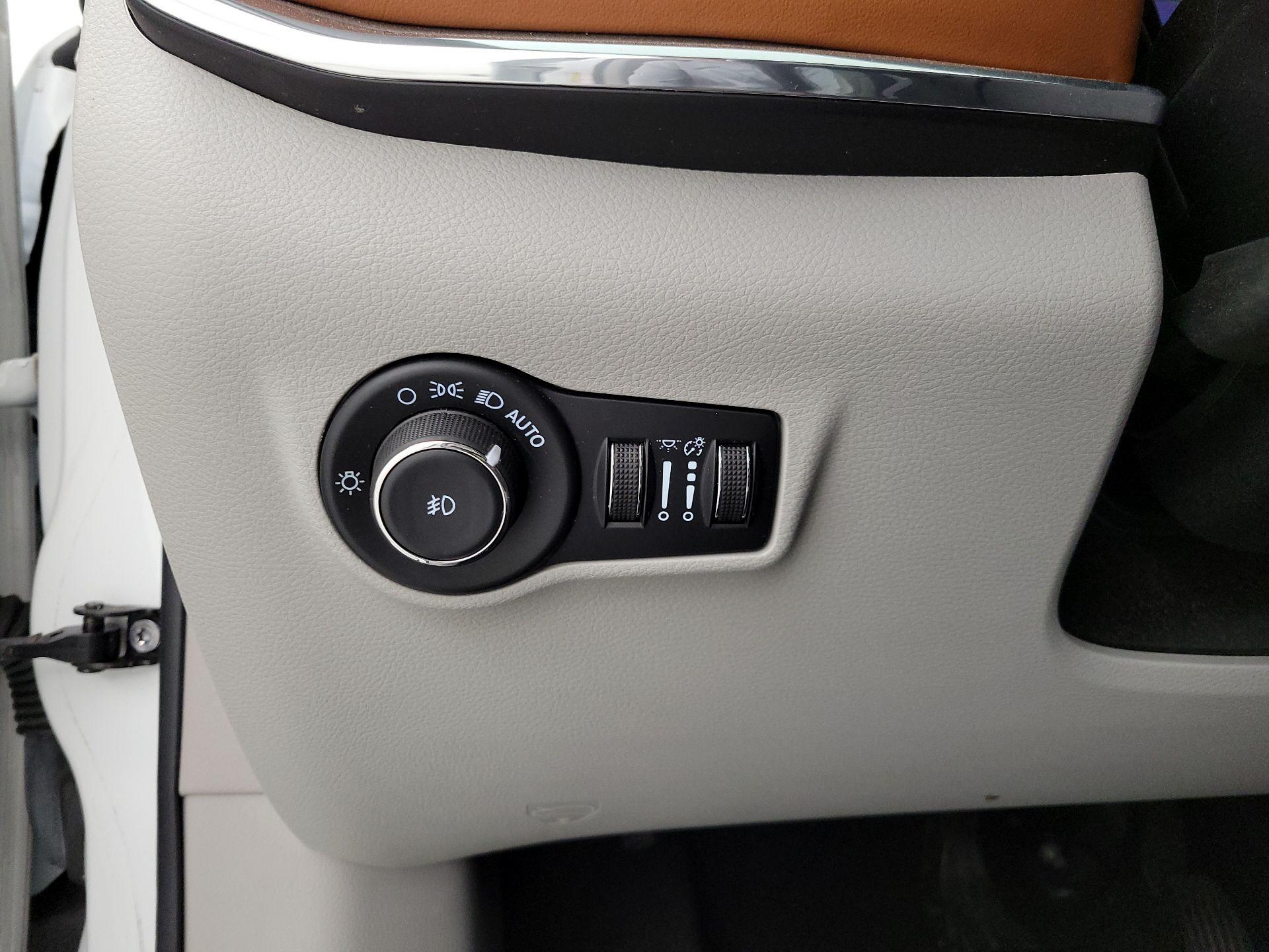 Thumbnail: 2022 Jeep Compass - 13