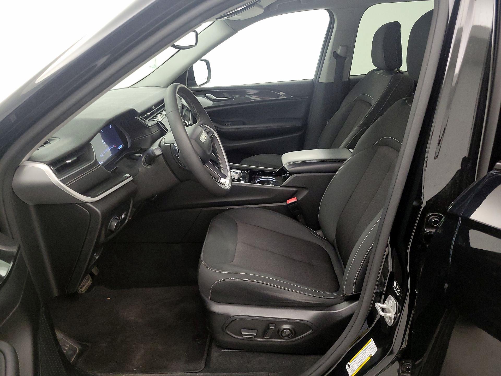 Thumbnail: 2023 Jeep Grand Cherokee - 11