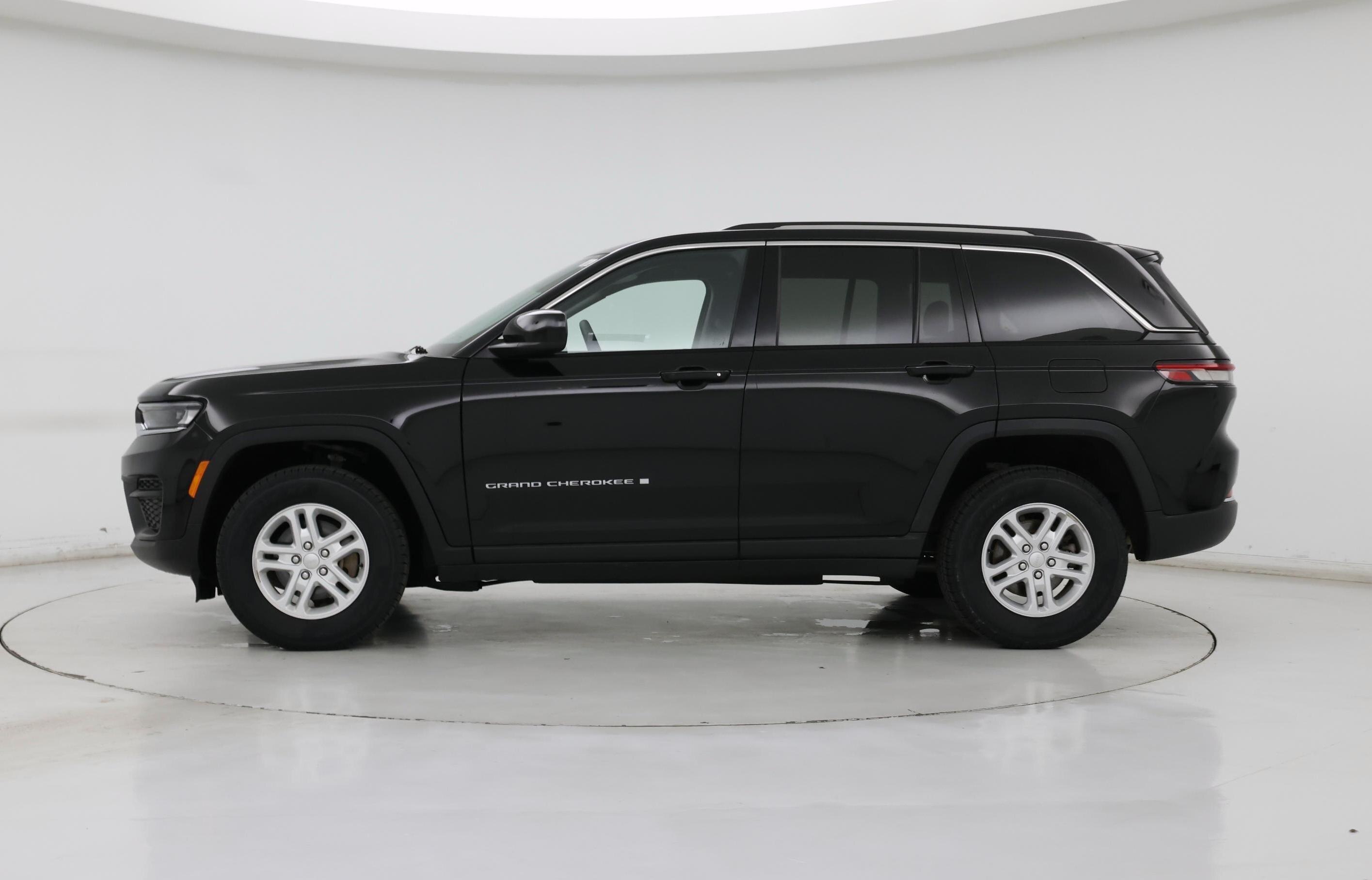 Thumbnail: 2023 Jeep Grand Cherokee - 3