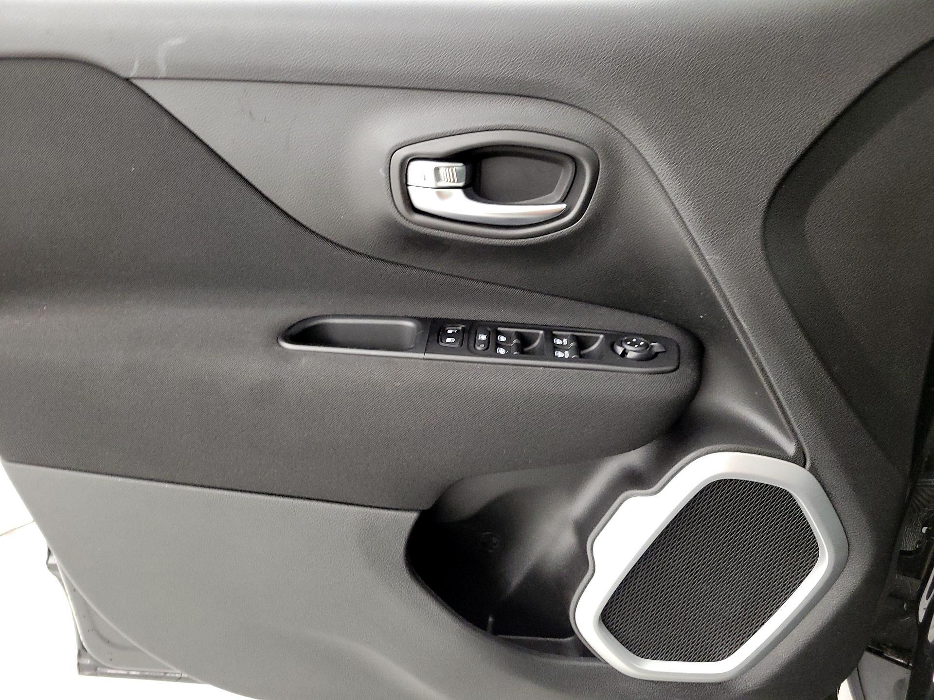 Thumbnail: 2021 Jeep Renegade - 12