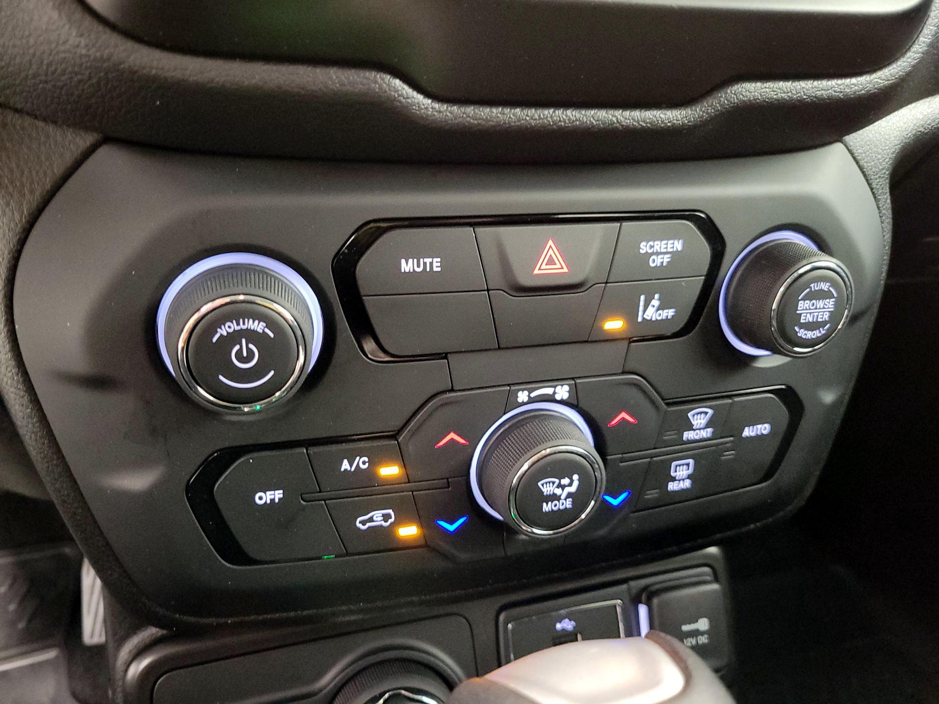 Thumbnail: 2021 Jeep Renegade - 16