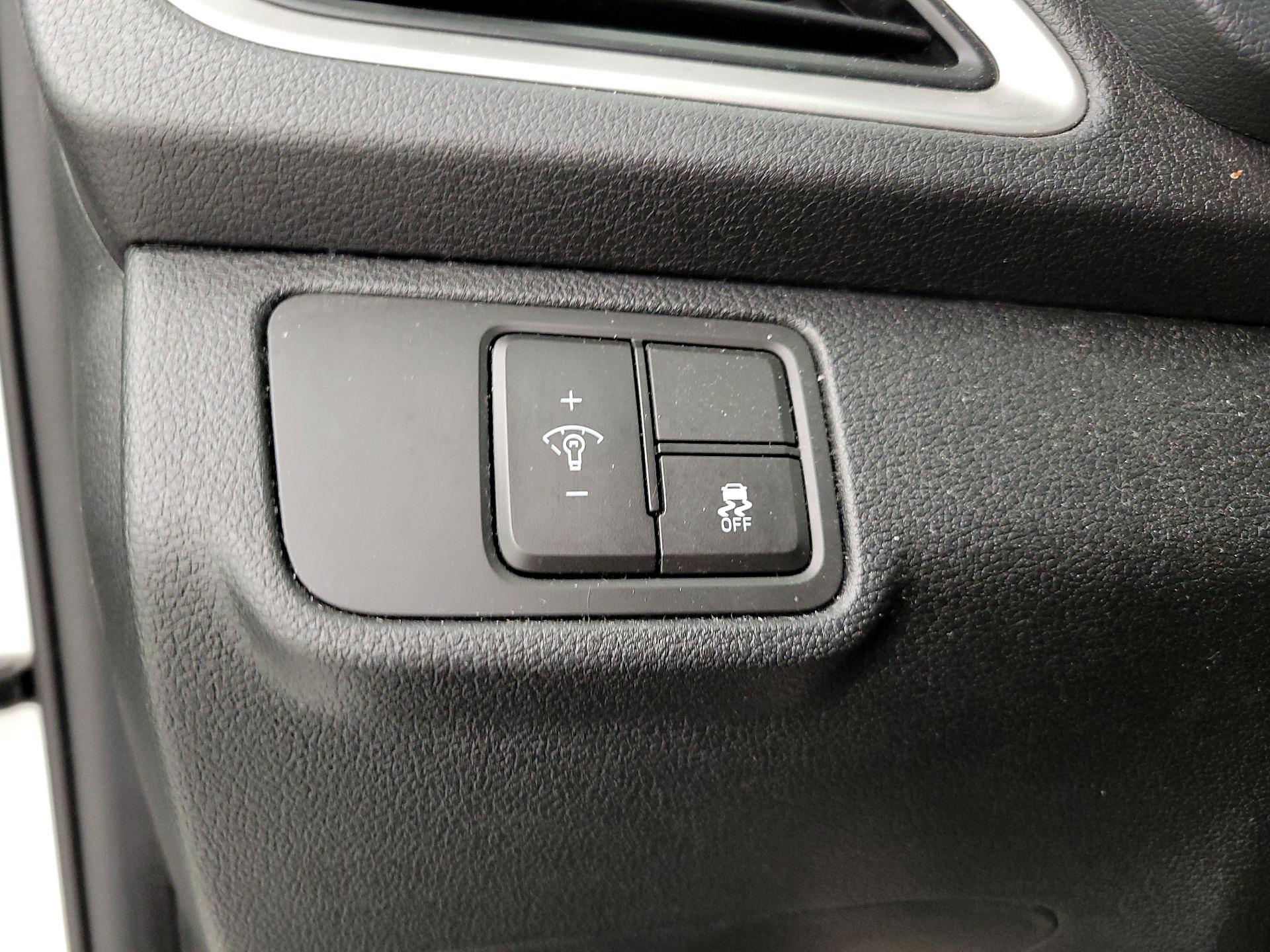 Thumbnail: 2019 Hyundai Accent - 13