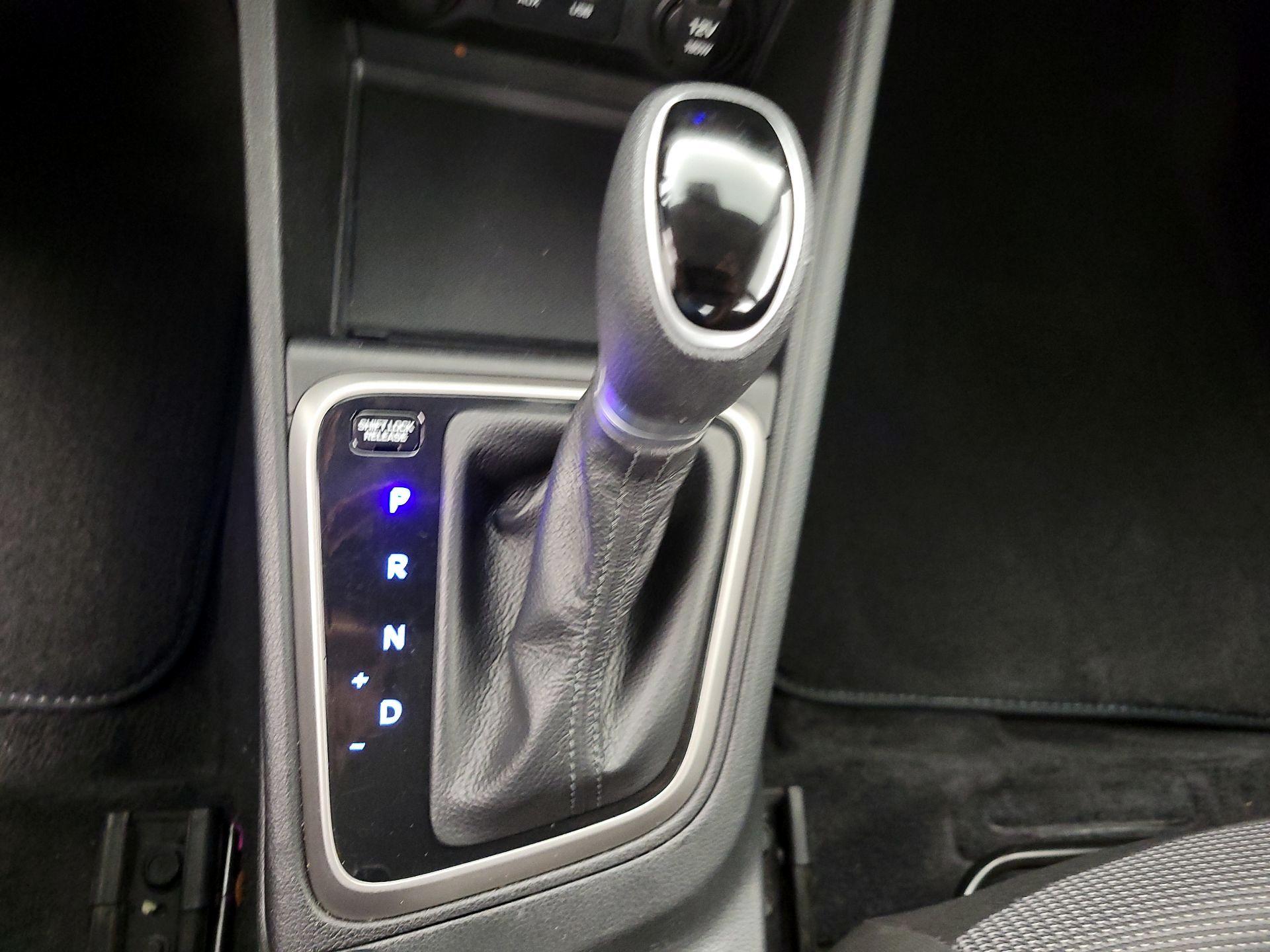 Thumbnail: 2019 Hyundai Accent - 17