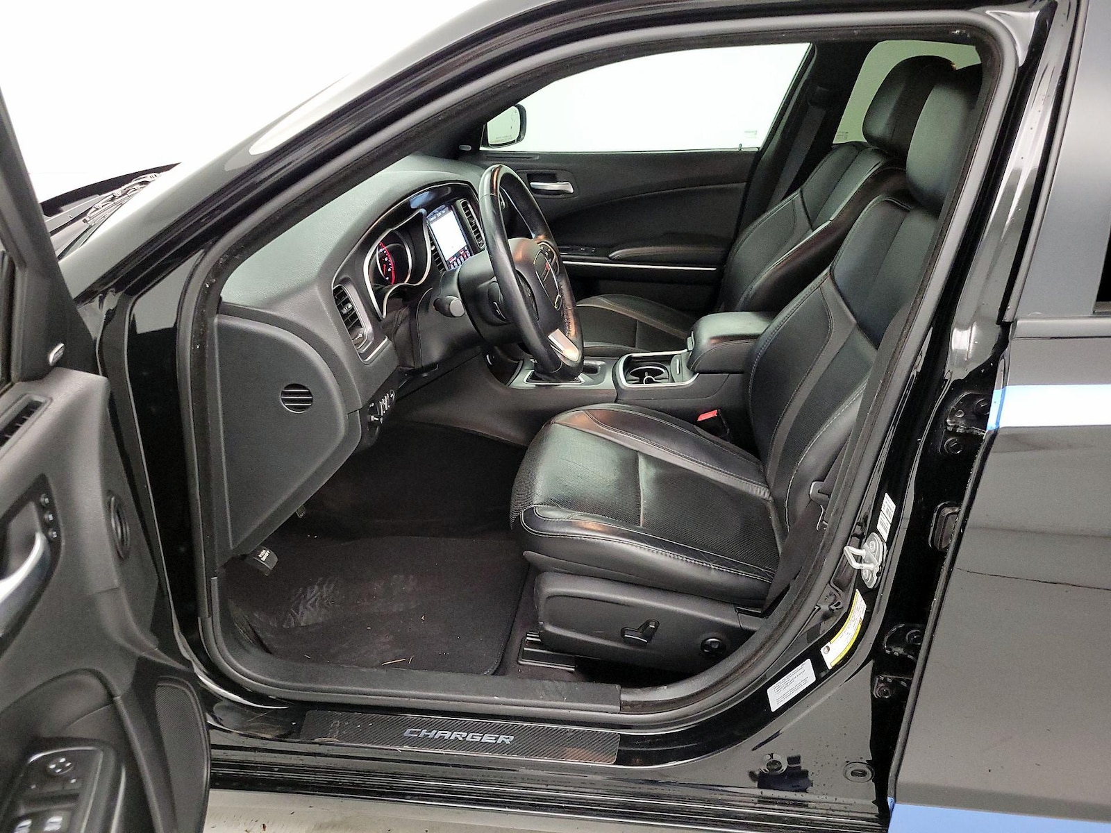2017 Dodge Charger SXT - Photo 12