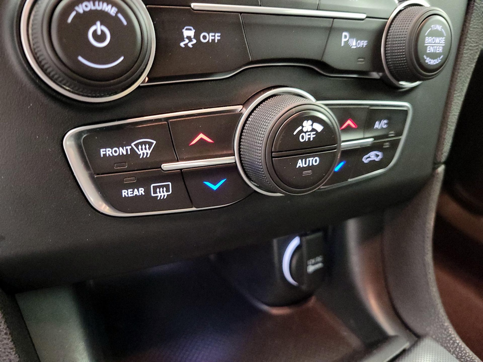 2017 Dodge Charger SXT - Photo 18