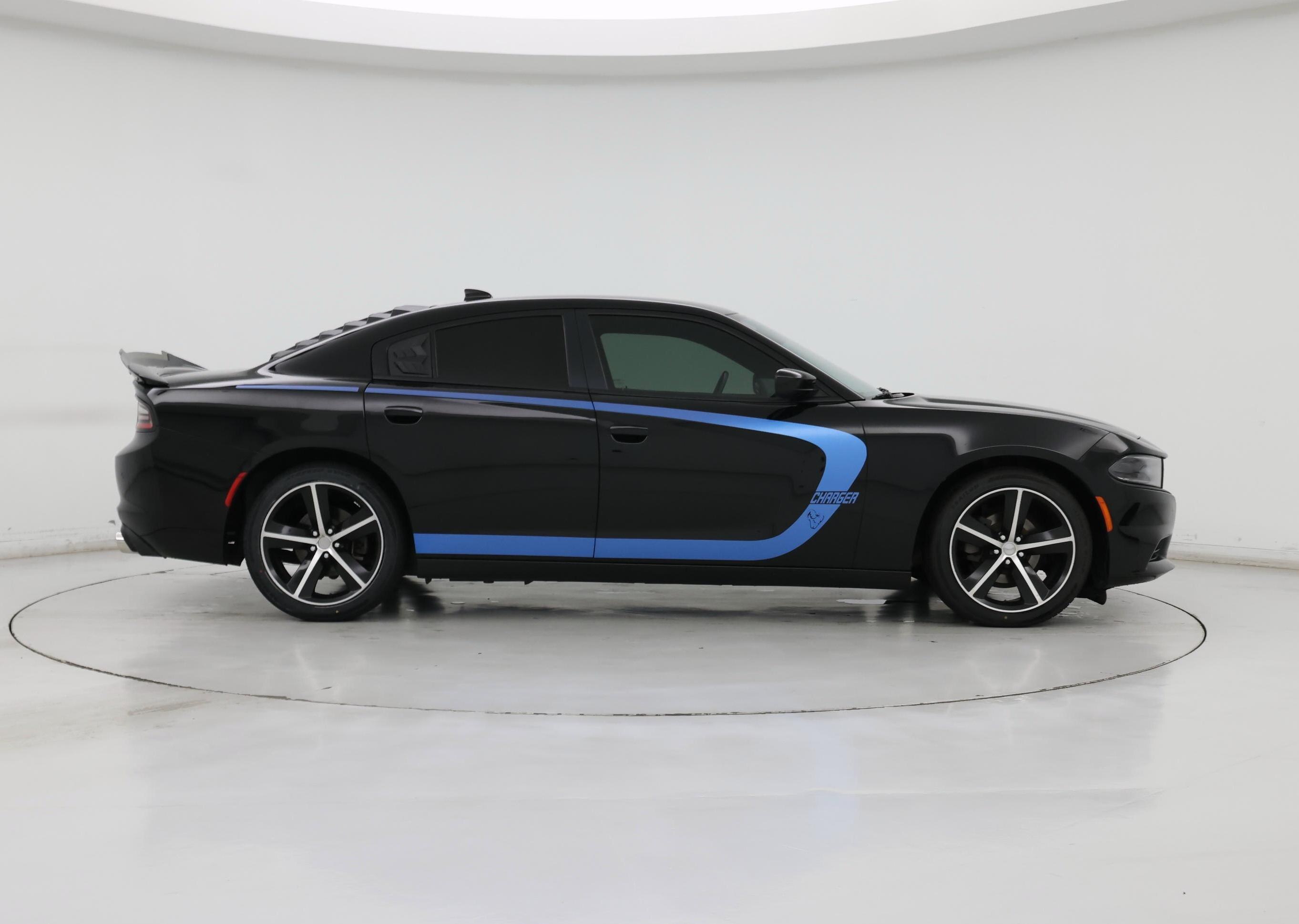 Thumbnail: 2017 Dodge Charger - 7