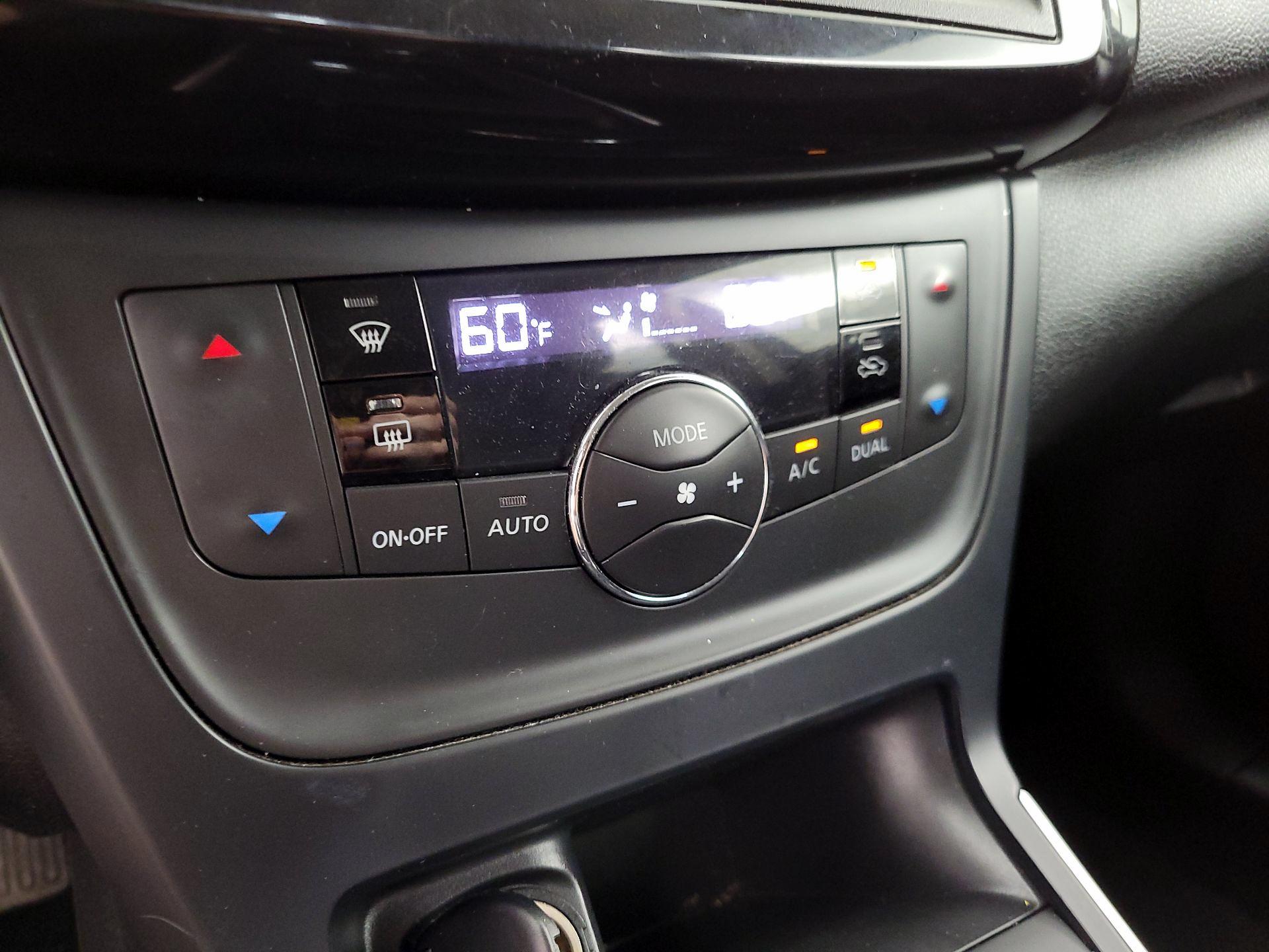 Thumbnail: 2019 Nissan Sentra - 15