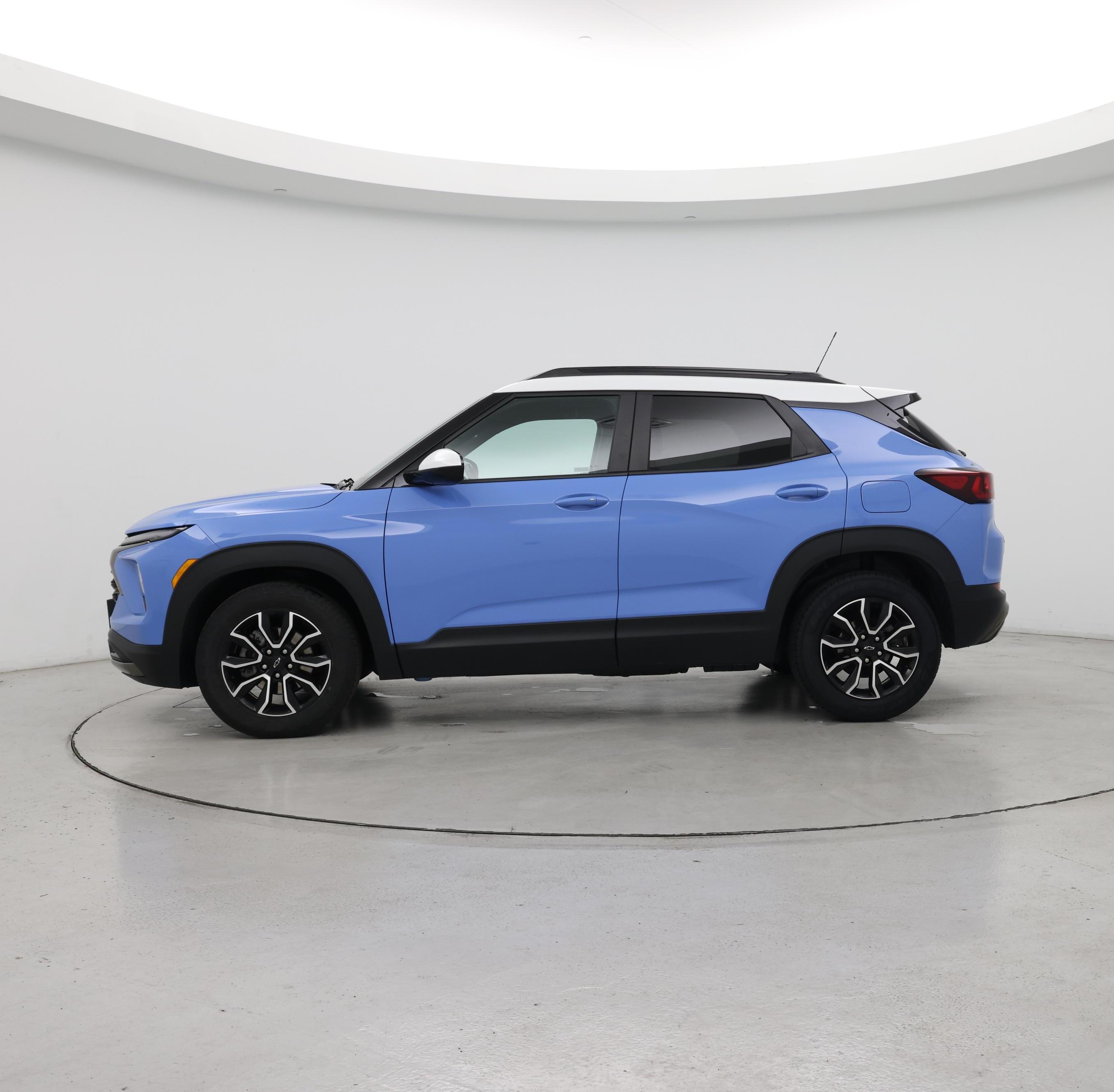 Thumbnail: 2024 Chevrolet TrailBlazer - 3