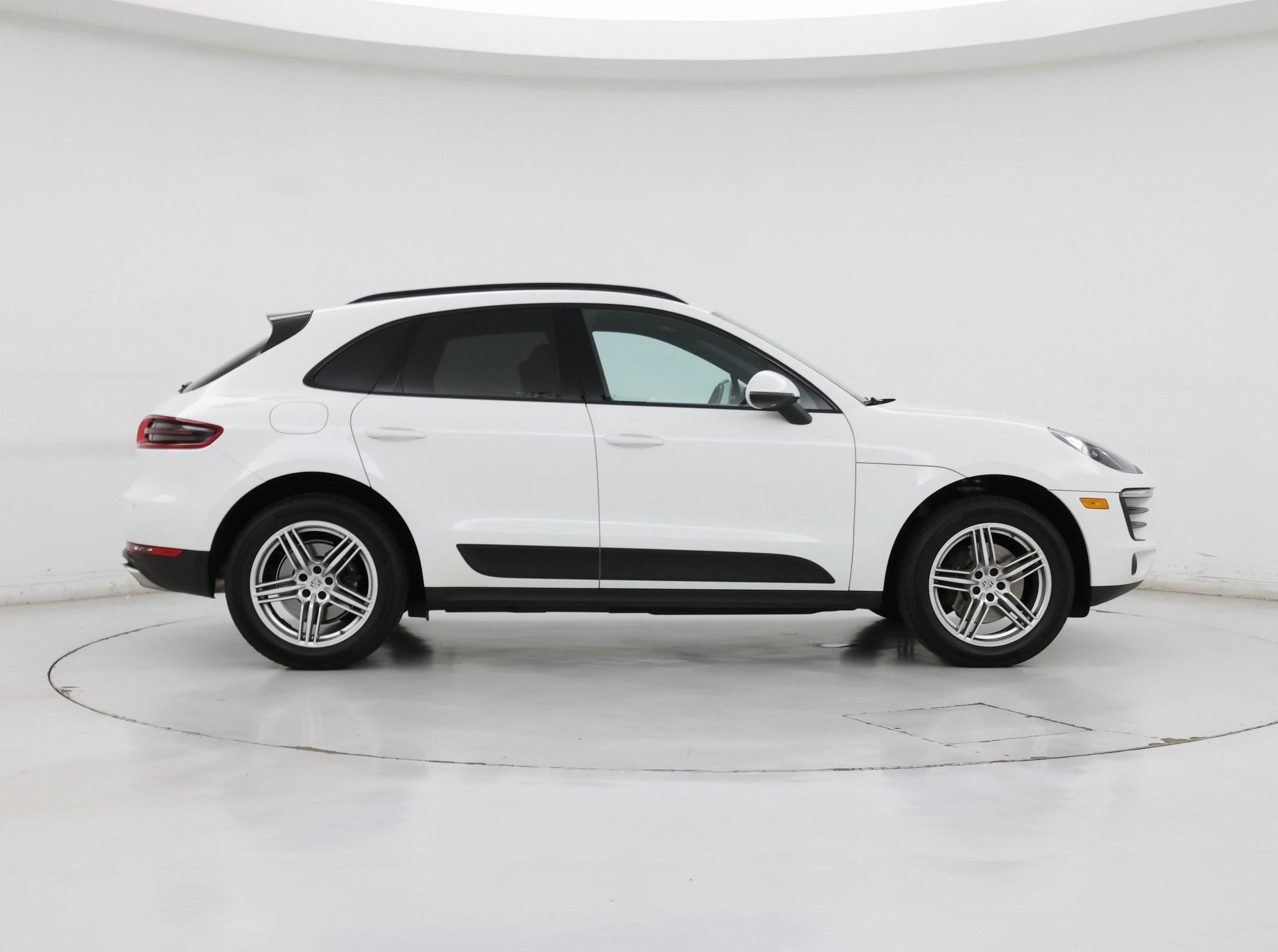 Thumbnail: 2017 Porsche Macan - 7