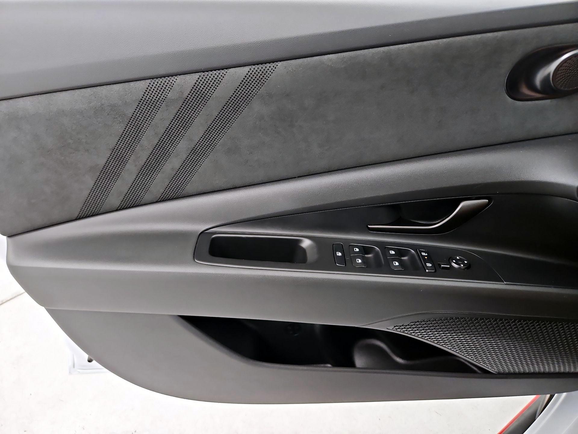 Thumbnail: 2025 Hyundai Elantra - 12