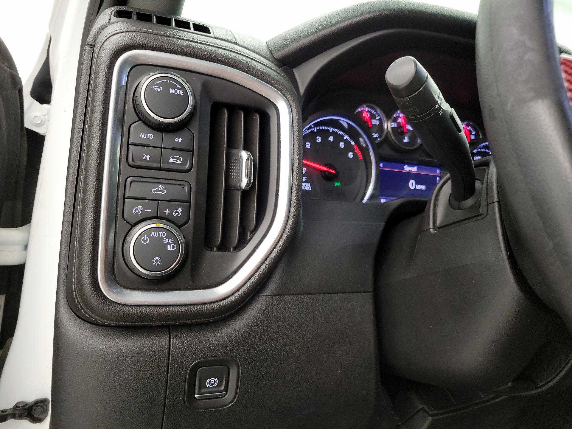 Thumbnail: 2020 Chevrolet Silverado 1500 - 13
