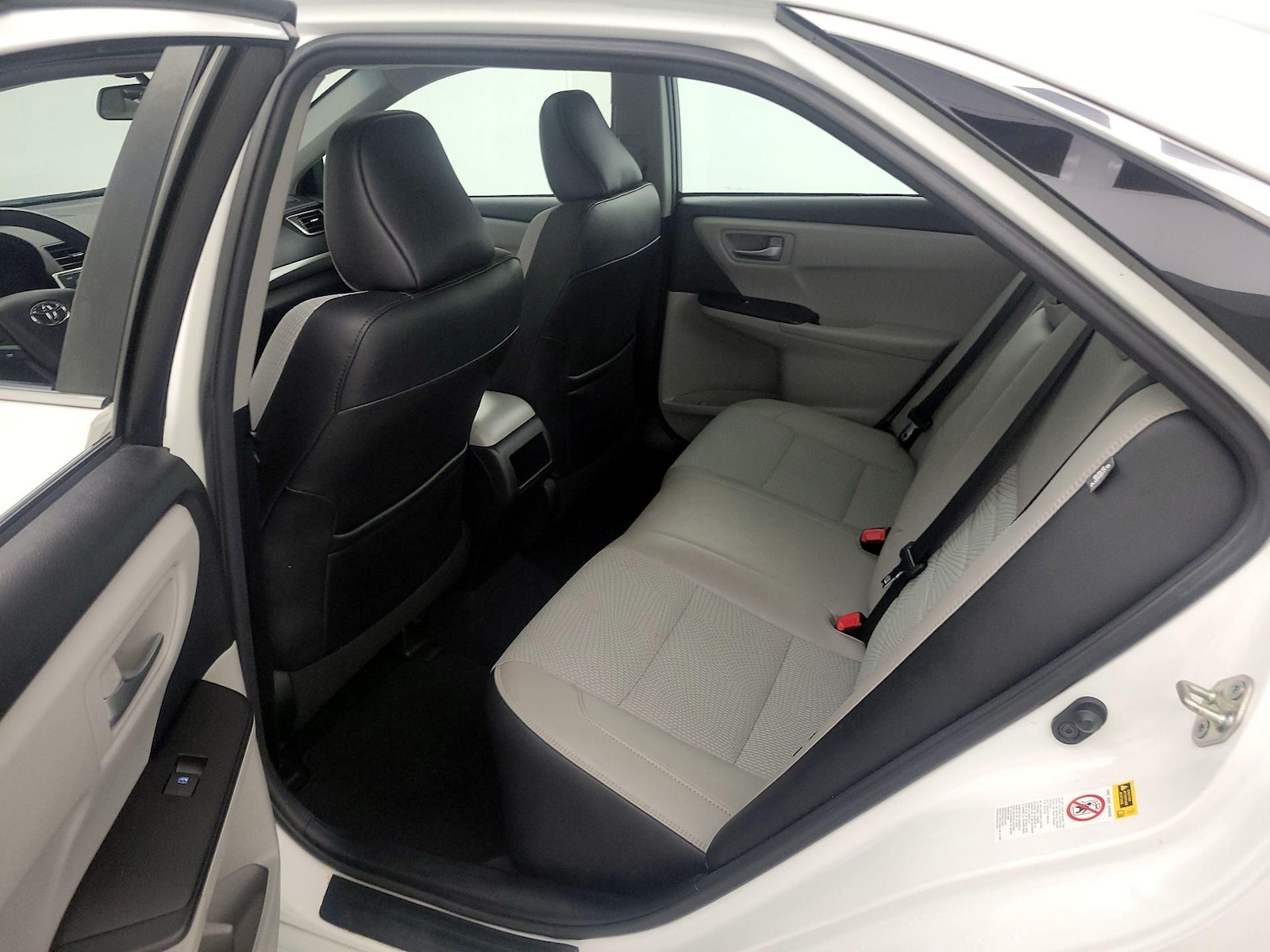2017 Toyota Camry SE - Photo 20