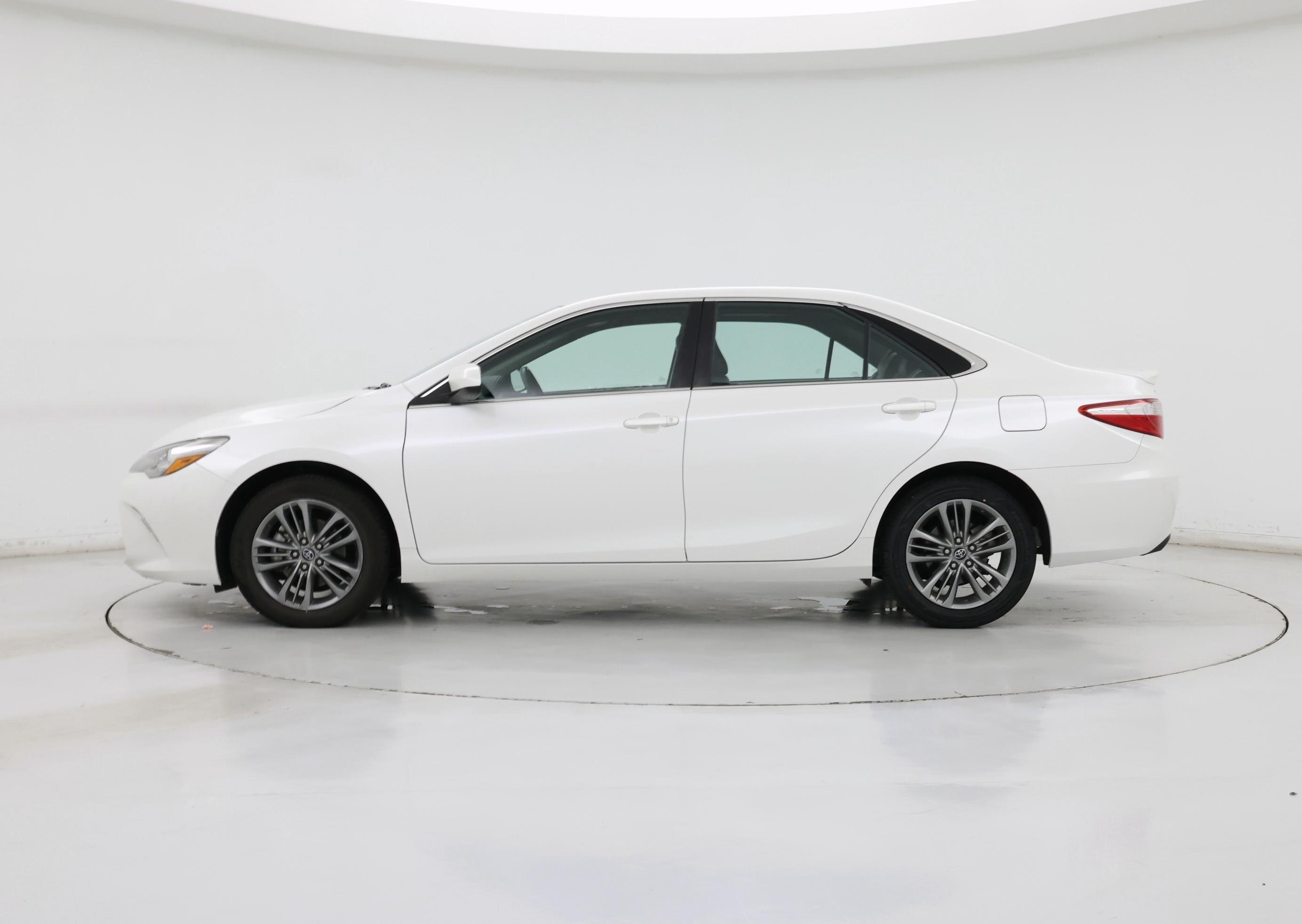 Thumbnail: 2017 Toyota Camry - 3