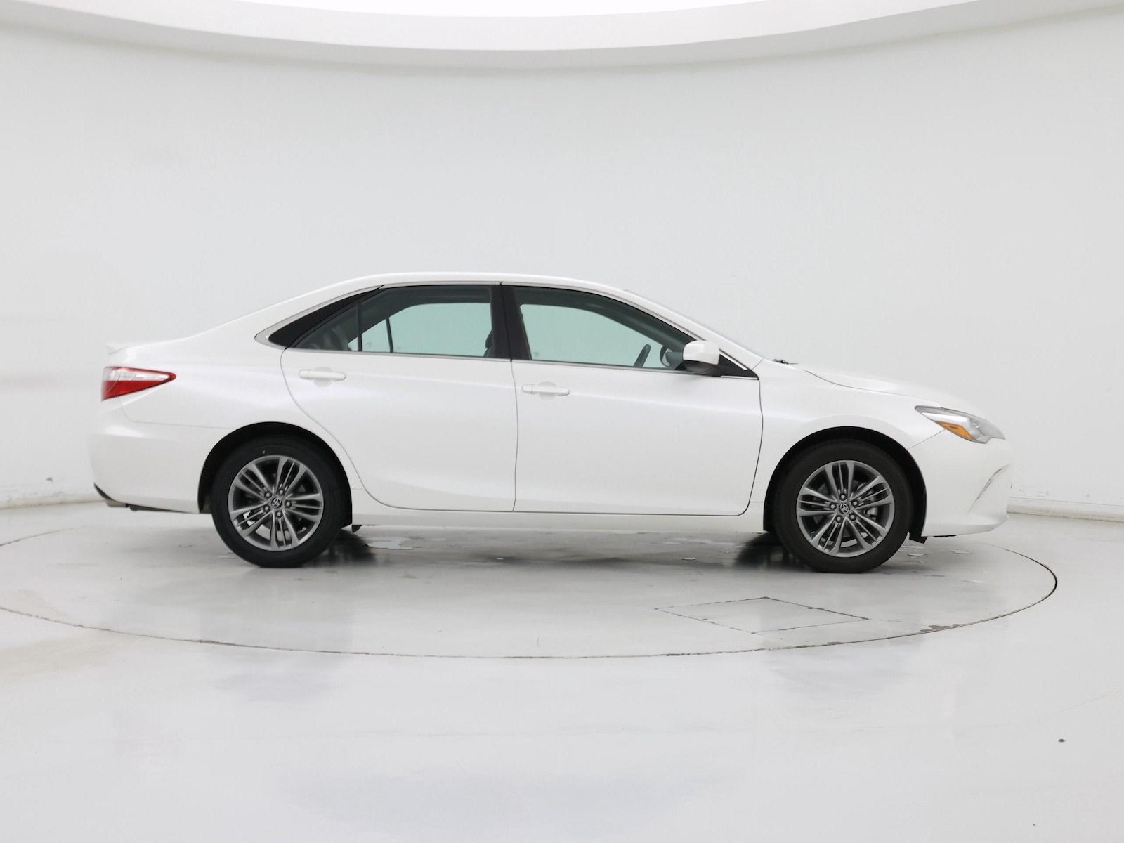 2017 Toyota Camry SE - Photo 8