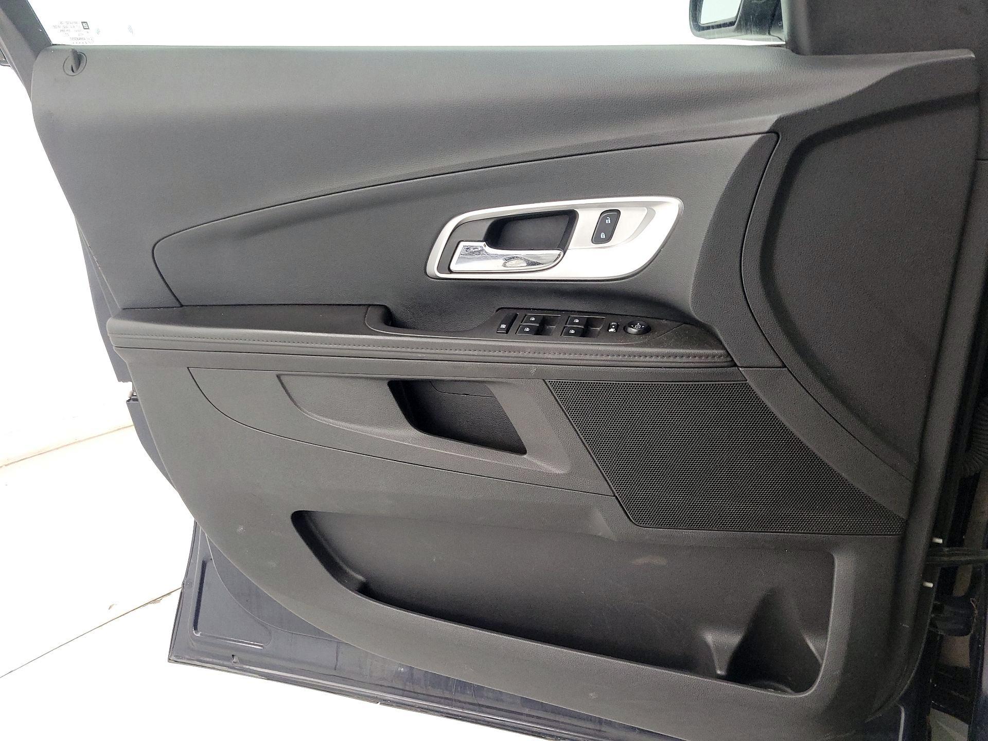 Thumbnail: 2015 Chevrolet Equinox - 12