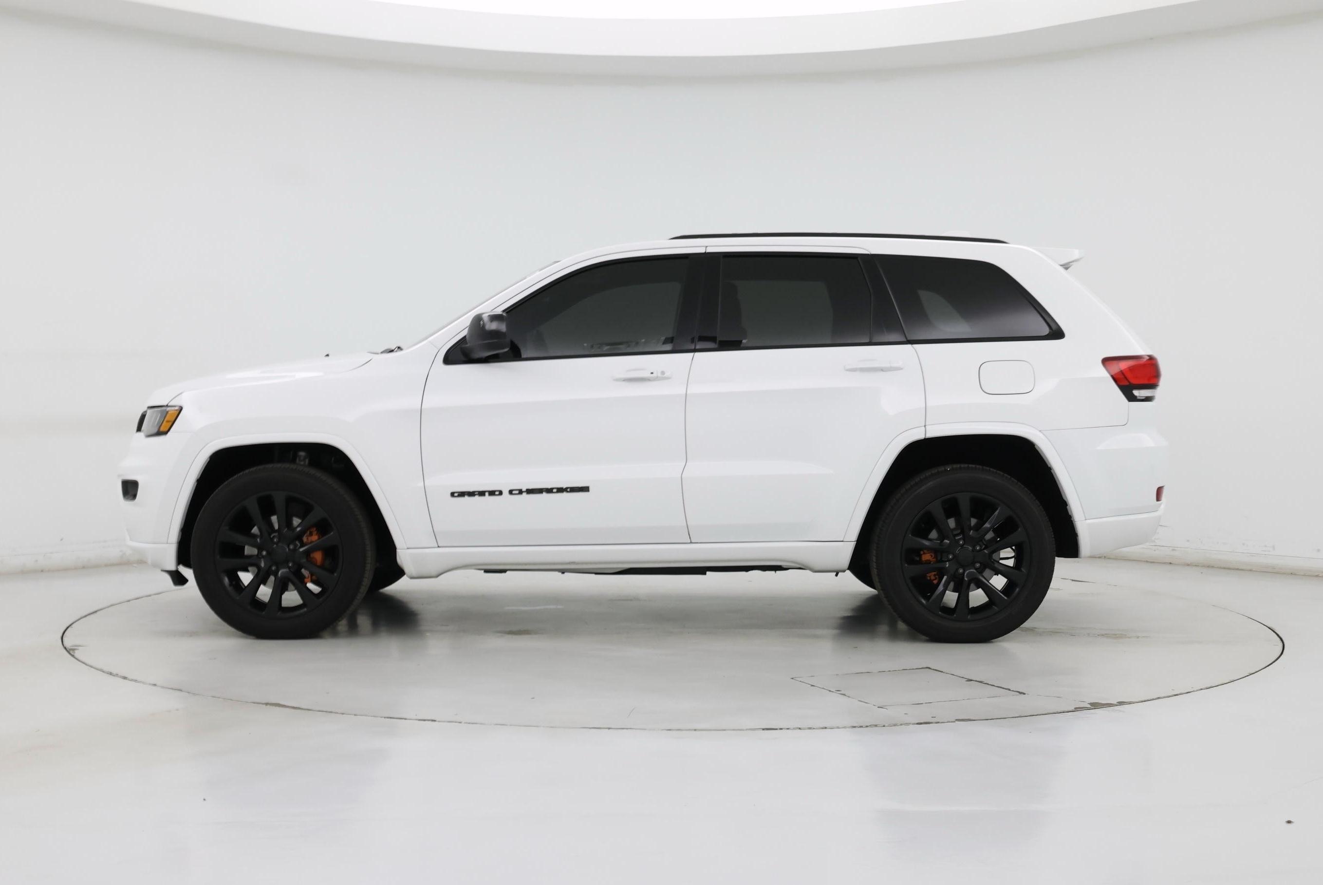 Thumbnail: 2020 Jeep Grand Cherokee - 3