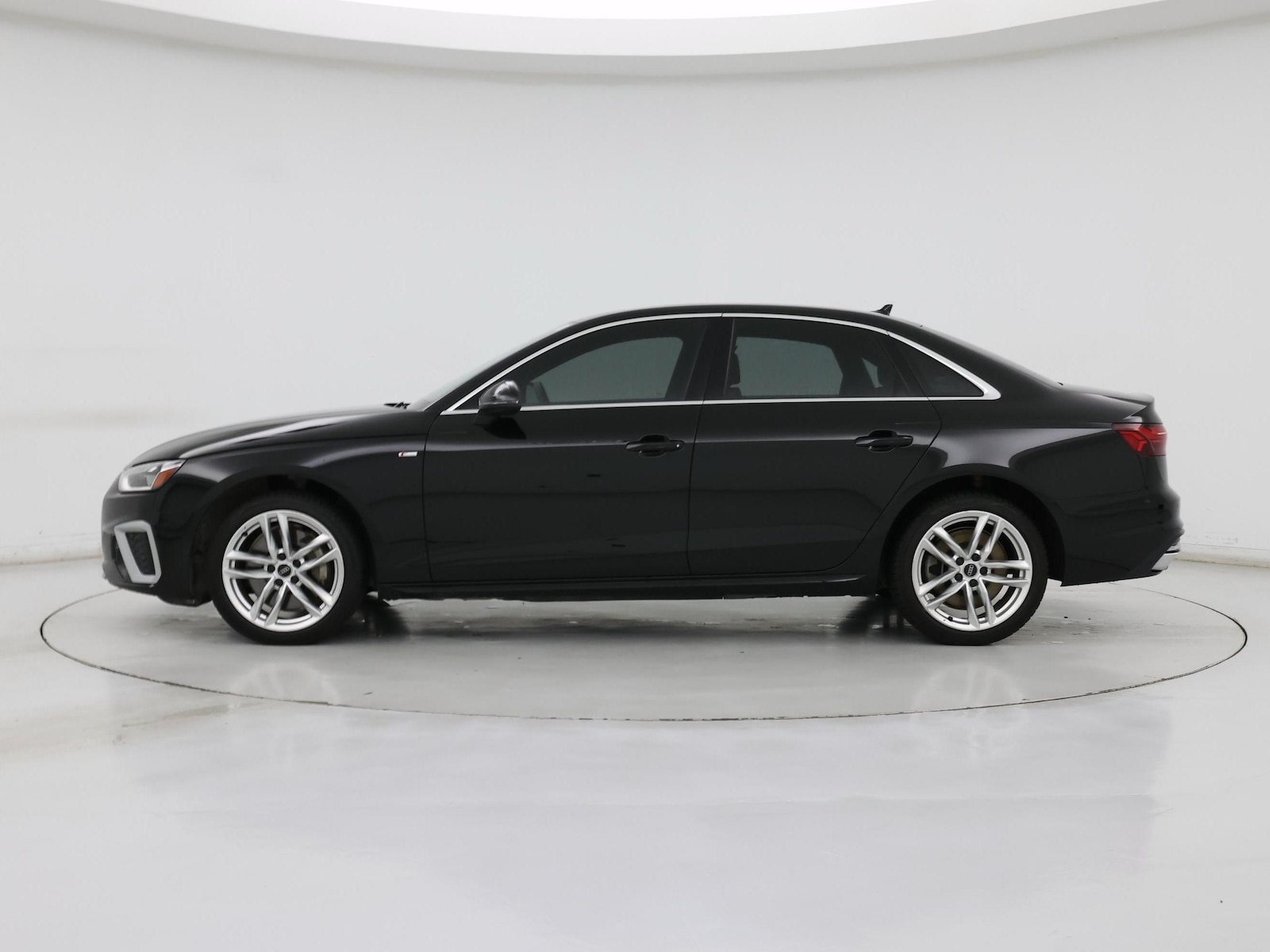 2021 Audi A4 Premium Plus - Photo 4