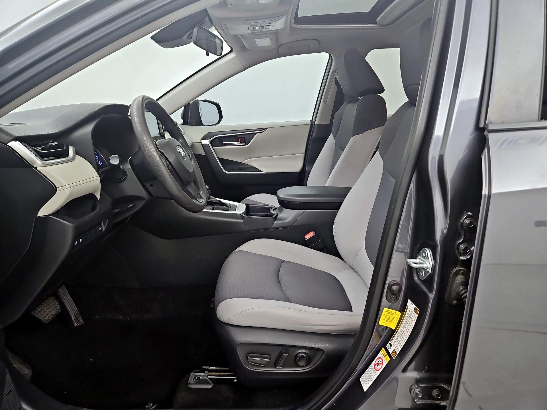 Thumbnail: 2019 Toyota RAV4 - 11