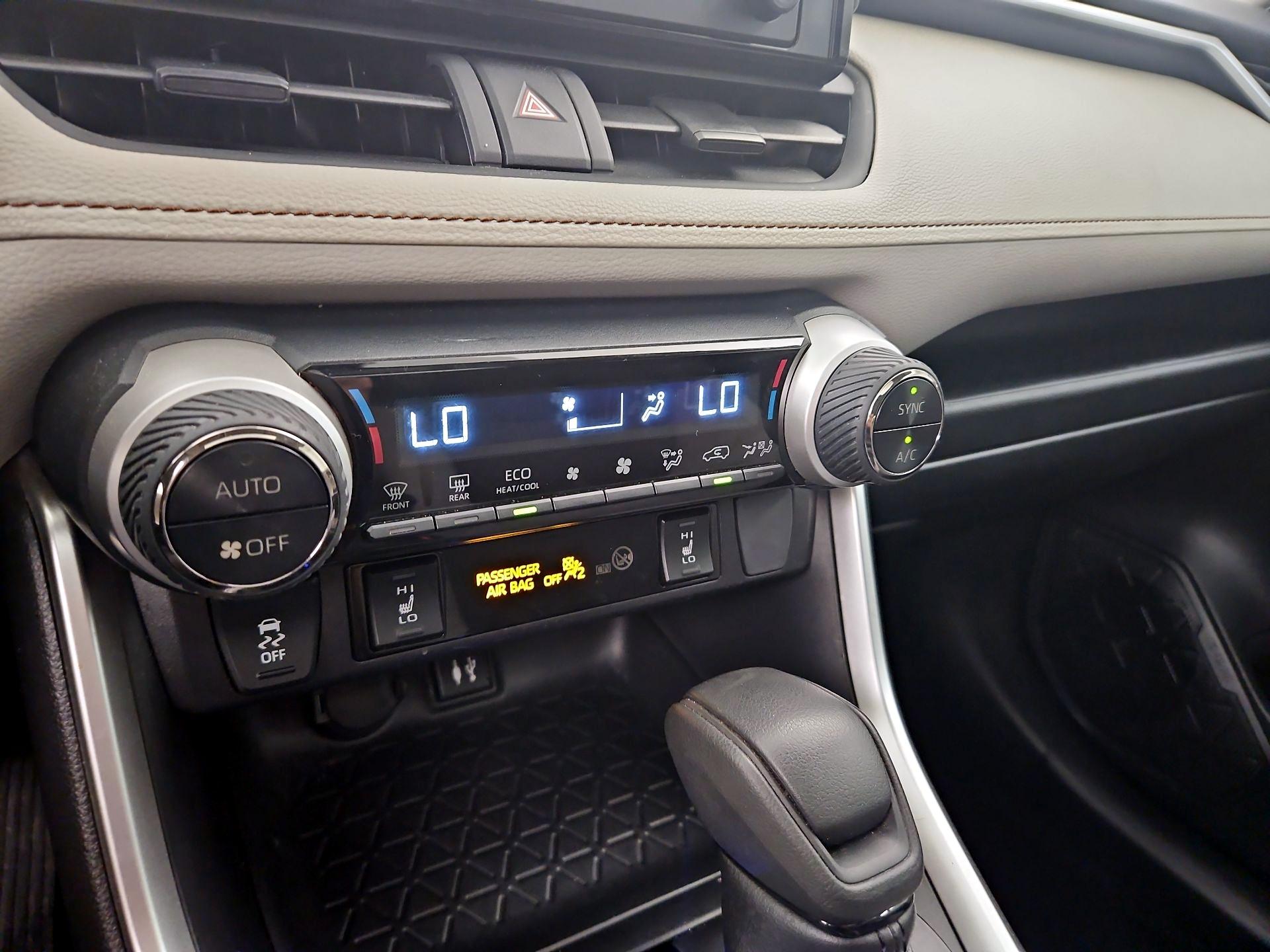 Thumbnail: 2019 Toyota RAV4 - 16
