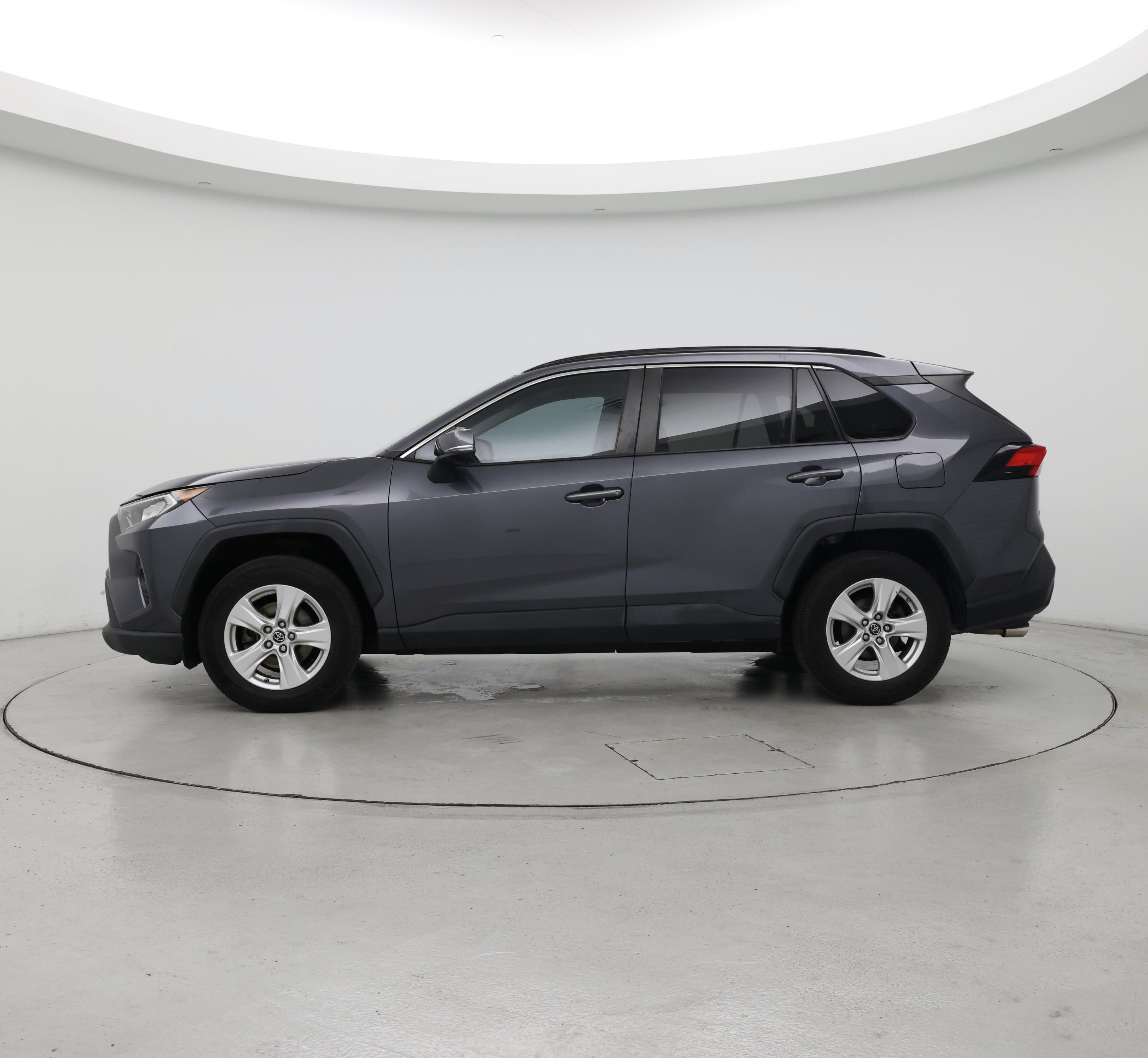 Thumbnail: 2019 Toyota RAV4 - 3