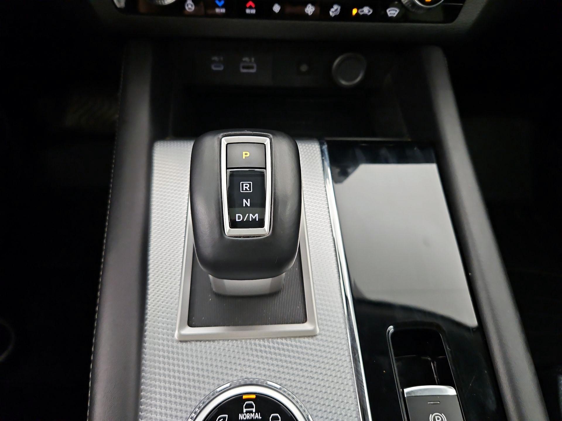 Thumbnail: 2024 Mitsubishi Outlander - 18
