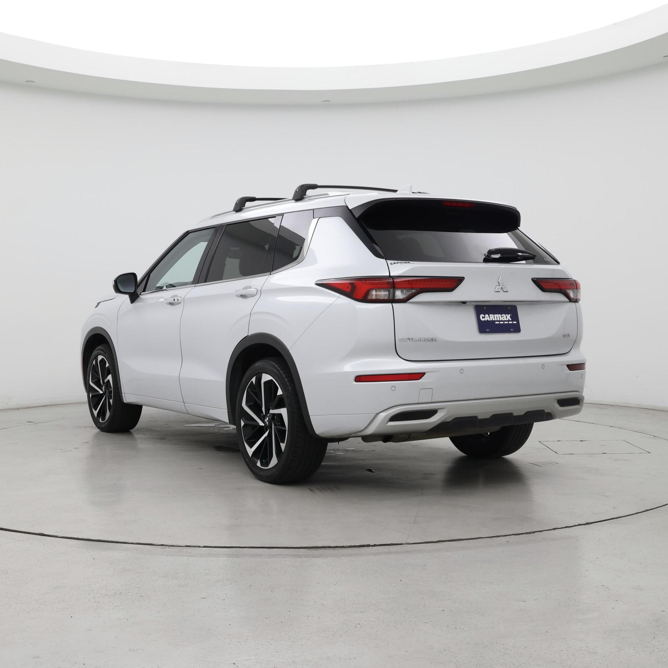 Thumbnail: 2024 Mitsubishi Outlander - 2